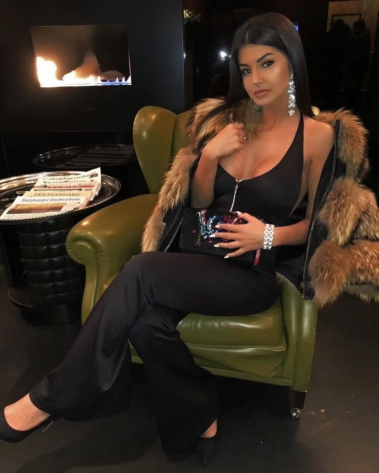 independent-dallas-escort-brunette-escort-pse-escort