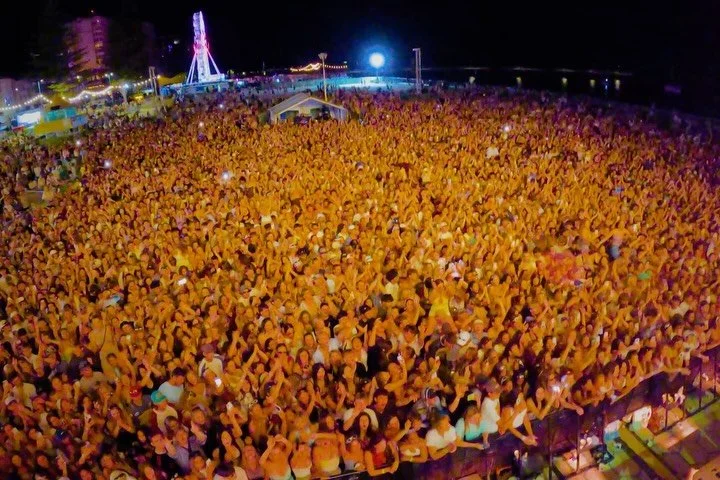 Adelaide wow&hellip; Couldn&rsquo;t have asked for a better way to end the tour!!! ❤️ On the beach in Glenelg was a movie. So sick. THANK YOU!!! ☀️🌅🌊 photos @charliehardy video @tylerbll