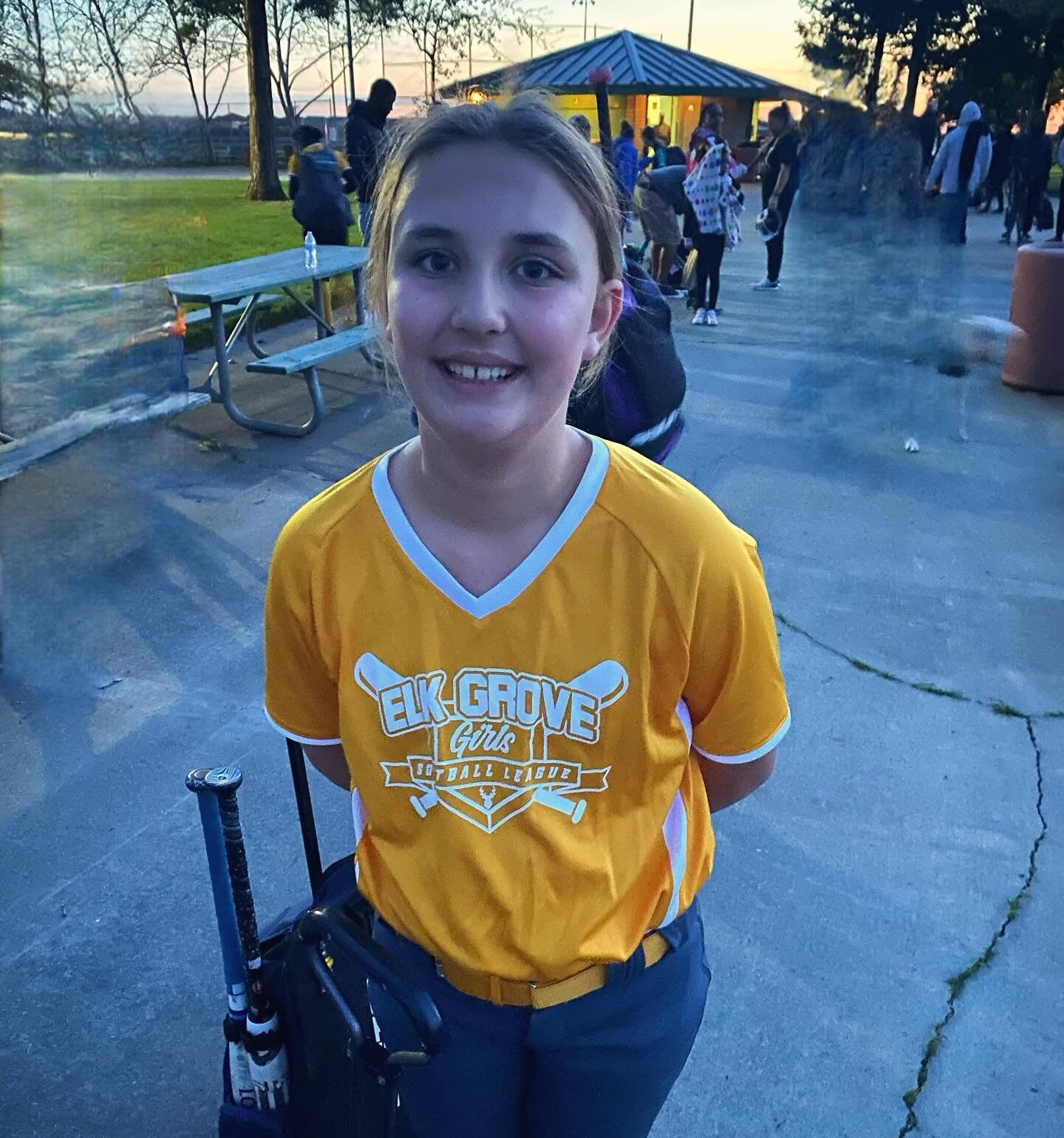 Love my Queen Bee! 👑 🐝 ⁣
⁣
#springsoftball #softballmama #lovethiskid #bigsmiles #relationships #relationshipgoals #relationshiptips #relationshipcoach #relationshipskills #patience #backtobasics #back2basics #communication #communicaiton101 #simpl