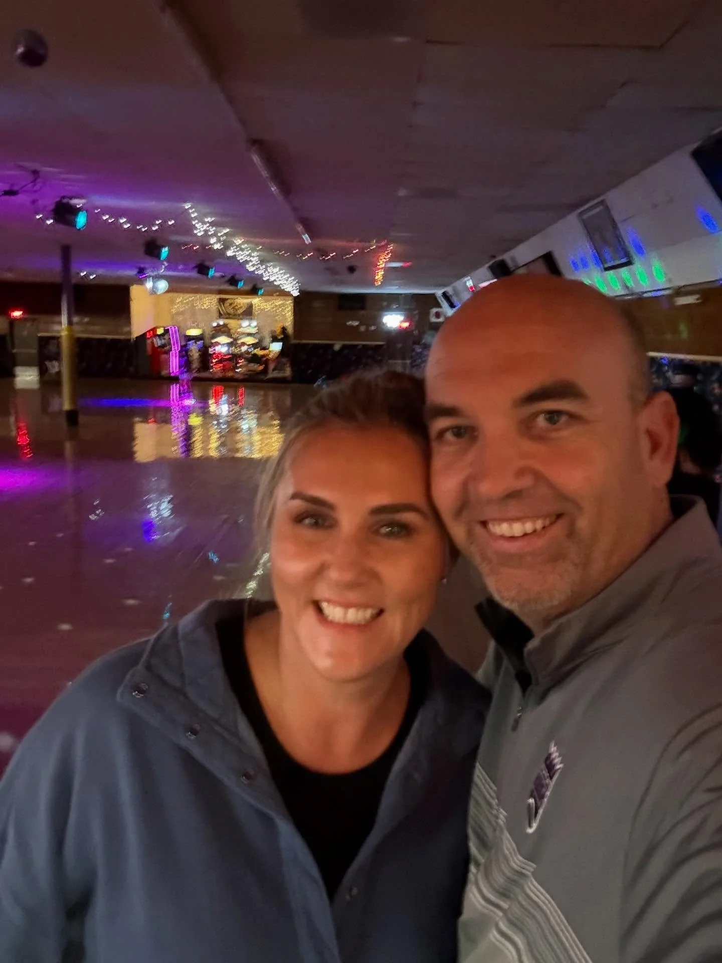 Retro vibes on a Friday night! 🩷🛼