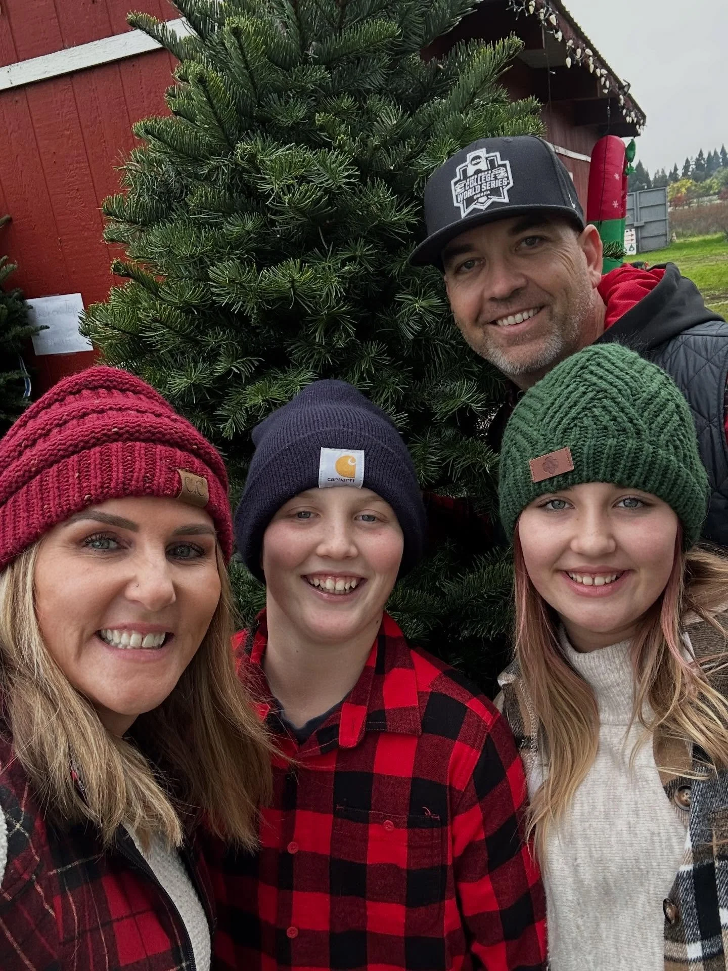 The holiday season has begun! ❤️🎄