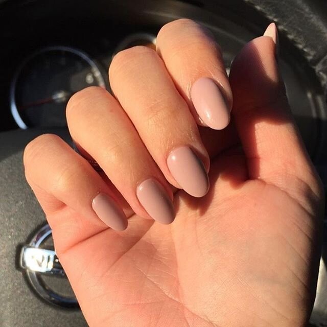 Reposting client's pic&lt;3😘 @vickykbeautyartist  #nailsofinstagram #nailstagram #nails2inspire #nailsoftheday #nailart #nudenails #beautifulnails #beige