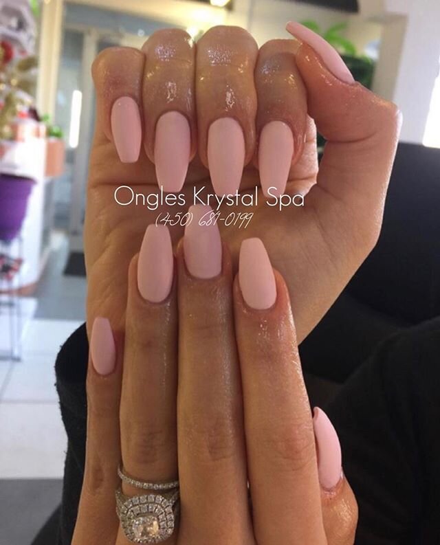 And I still can't get my eyes off this beautiful coffin nails set!😍 nails by Lisa #repost #mattenails #nailsofinstagram #nailstagram #nails2inspire #nailsonfleek #pinknails #nailsoftheday
