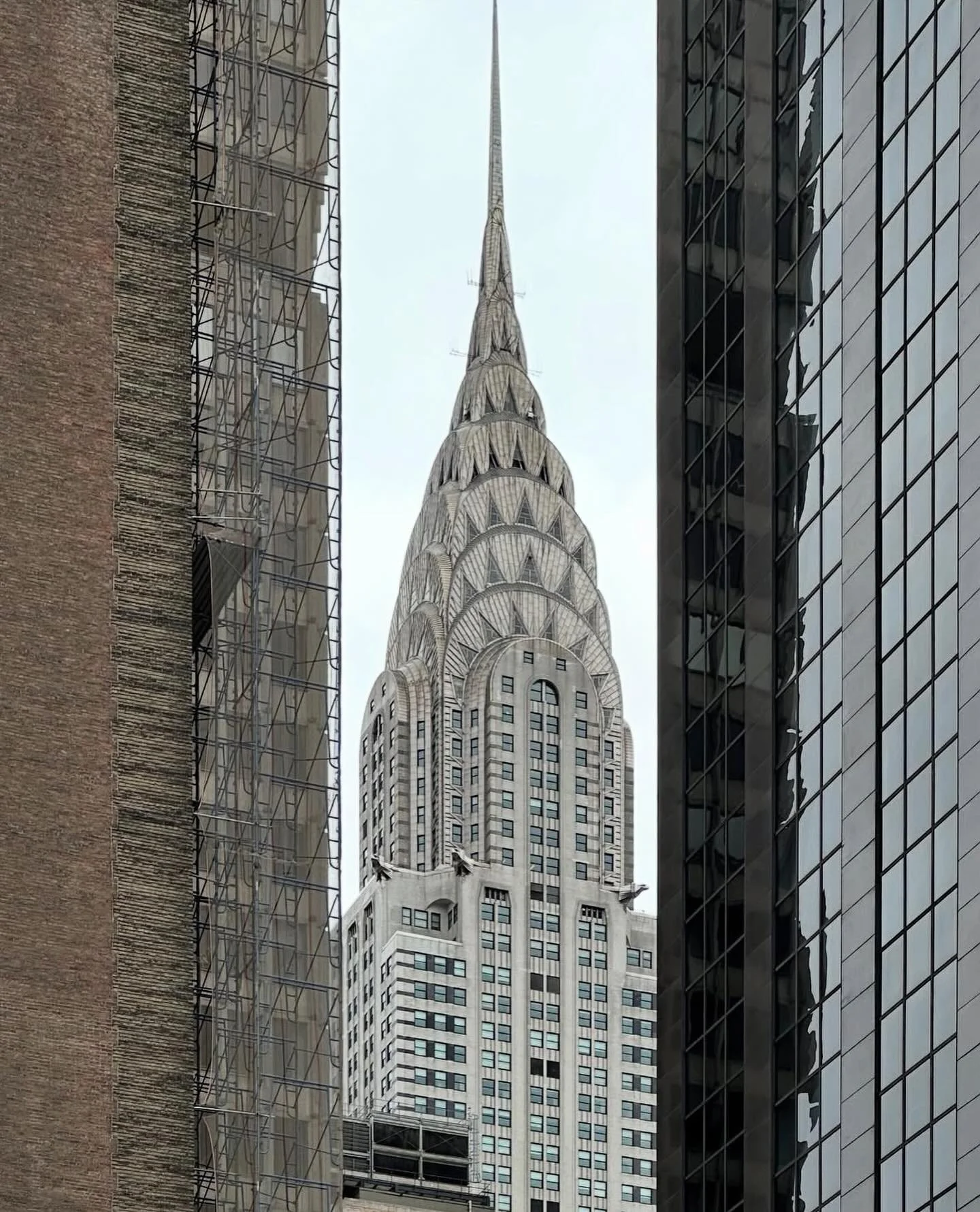 As a NYC-based brand that crafts every piece of jewelry right here in the city, the architecture is a constant source of inspiration. The Chrysler Building is one of our absolute favorites! We loved this stunning picture by @marval so much, we just h