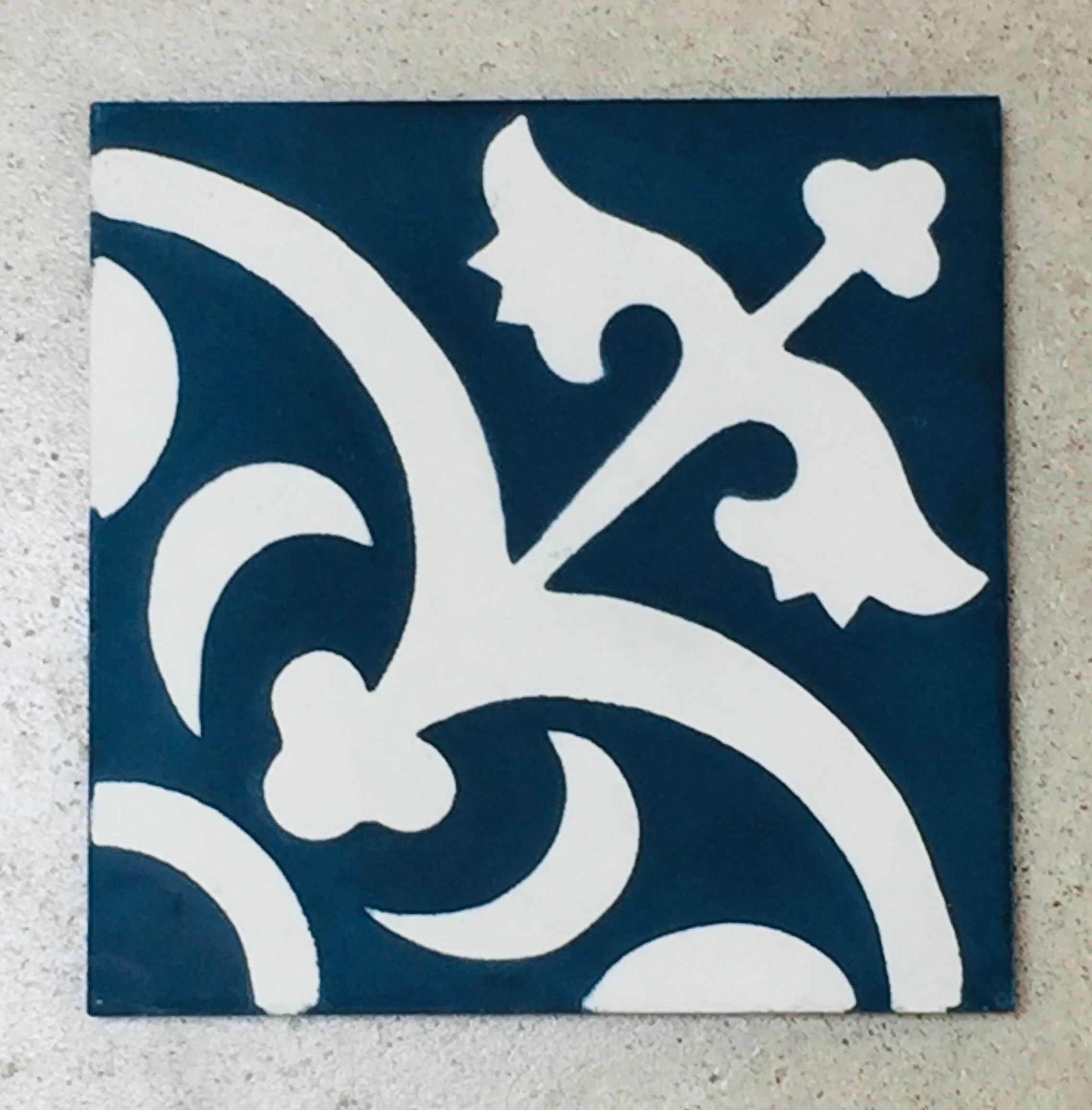 Thornton Studio Encaustic Cement Tile M-02 single tile
