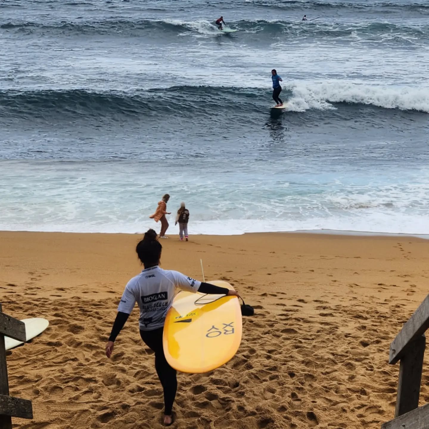 Getting close to the action at the @wsl Longboard Classic at Bells Beach! 

#surfing #longboard #wsl #bellsbeach #accommodation #visitvictoria #surfcoast #bellsbeachcottages #beautifuldestinations #greatoceanroad #seeaustralia #winter #getaway