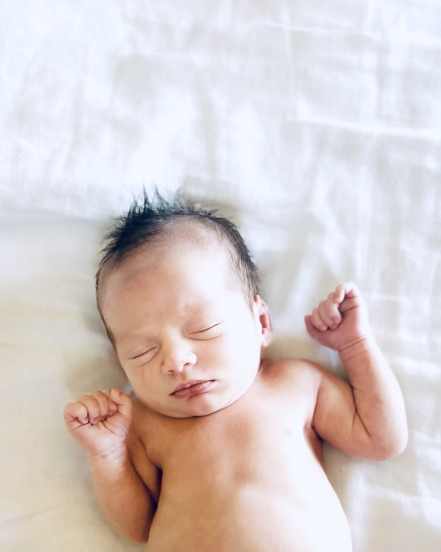 Welcome to the world, sweet Rory Jon 🤍 

@chicken_quesadilla #efx2