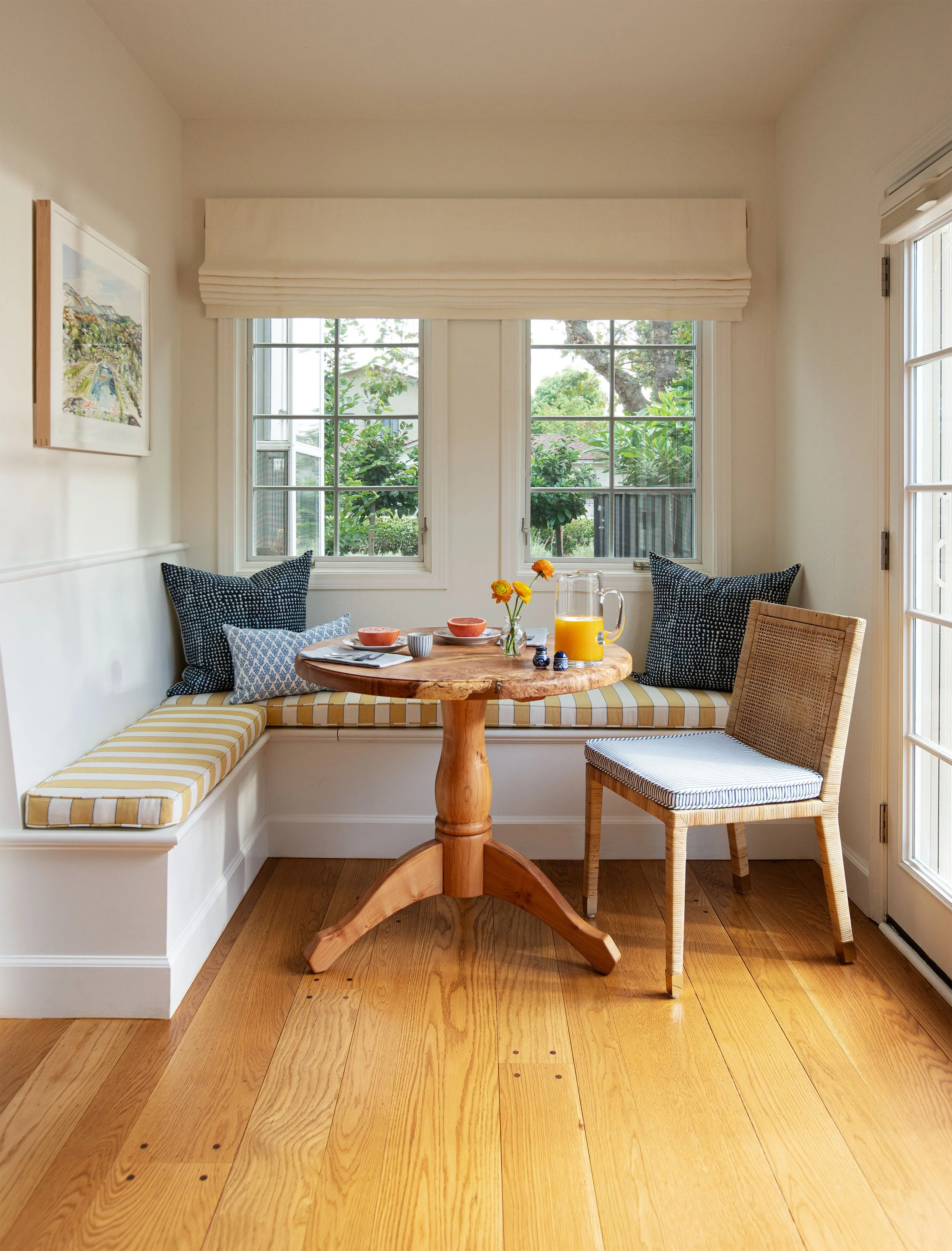 Breakfast_Nook_DSC3724_V4_Crop.jpg
