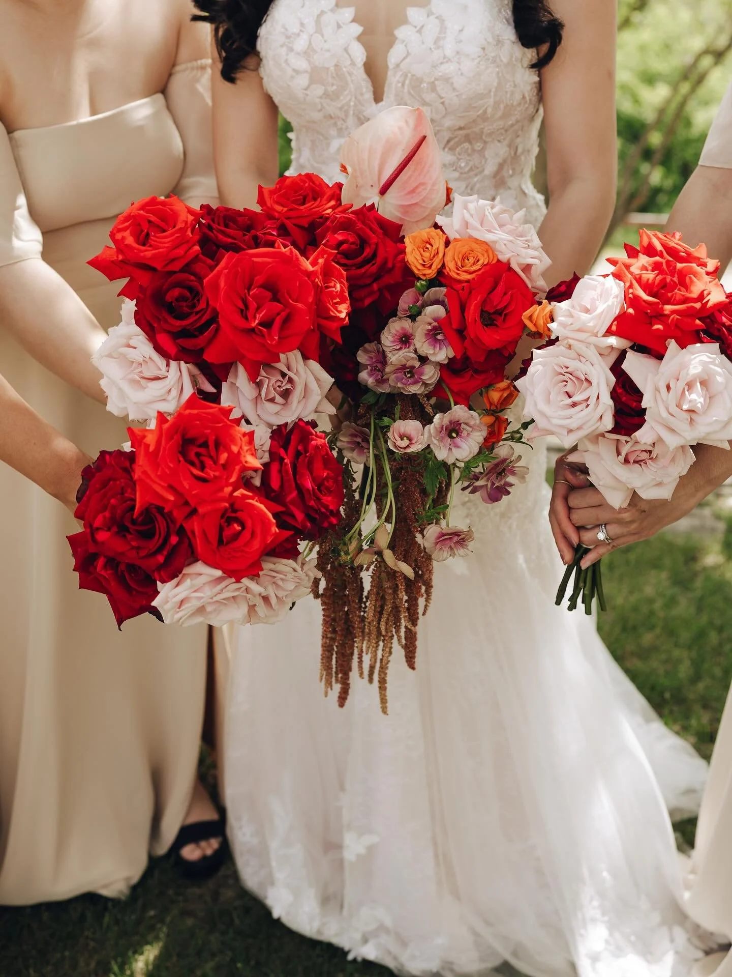 This one will always hold a special place in my heart. I met @theyegflorist as a florist, became friends through working styled shoots and weddings together, and then got to help her celebrate her own. Thank you for trusting me to be a part of yours 