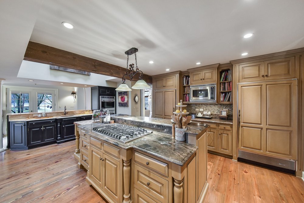 26-web-or-mls-Kitchen 6.jpg