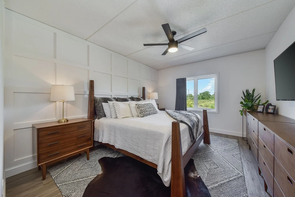 13-web-or-mls-Master bedroom 2.jpg