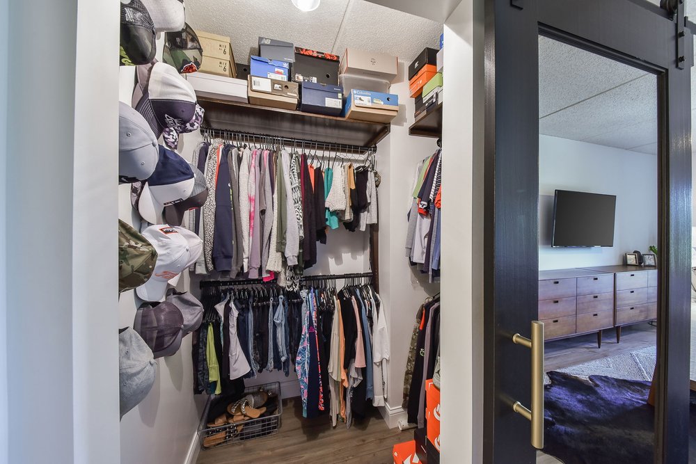 14-web-or-mls-Master closet.jpg