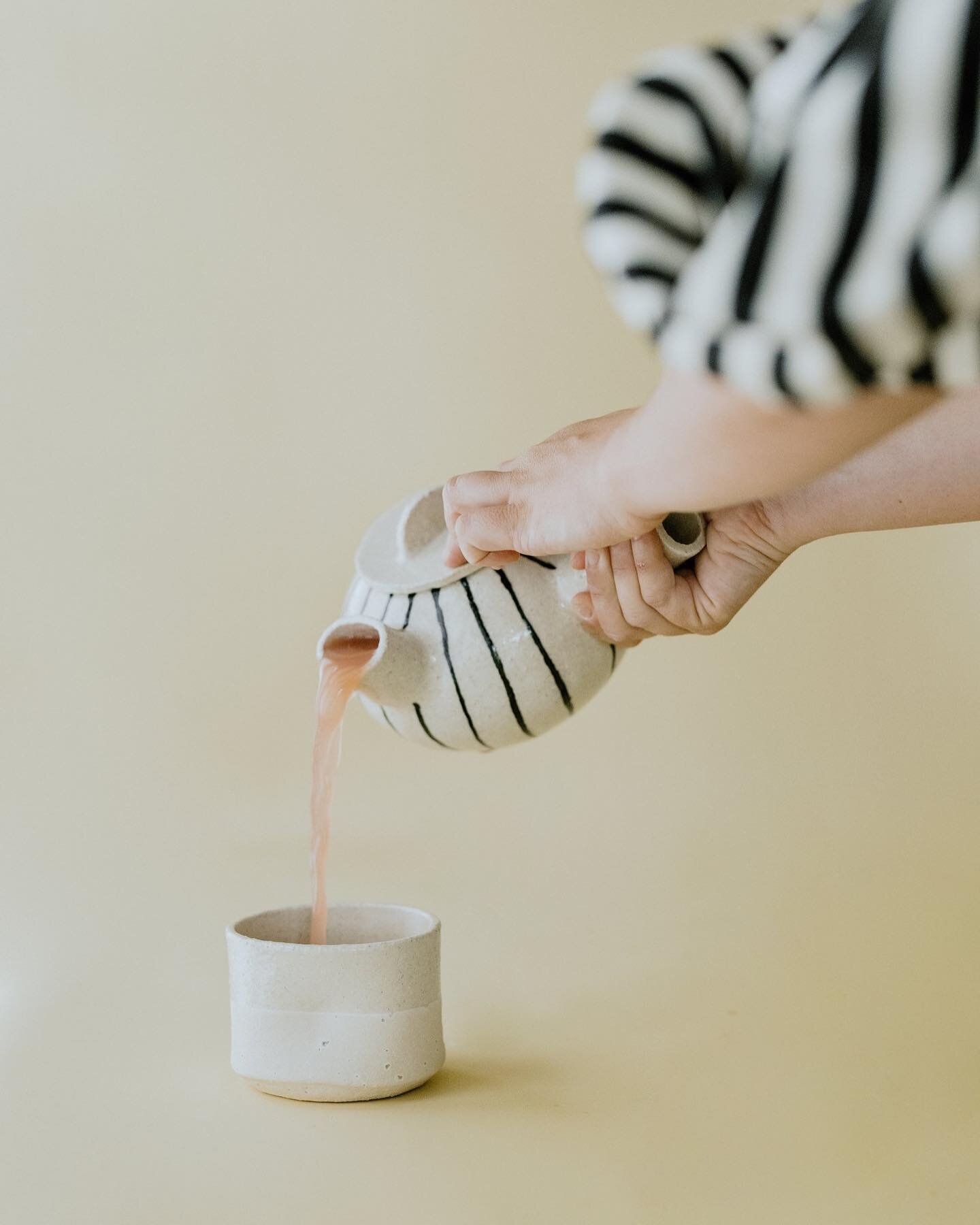 Fancy a treat? We have 25% off products side wide || @mud.smith shapes + clay kits are avail reduced for Mother&rsquo;s Day goodness 

Ends midnight Sunday 14th March, pals 

📷 @hayleynedland 
Styling @becbendle