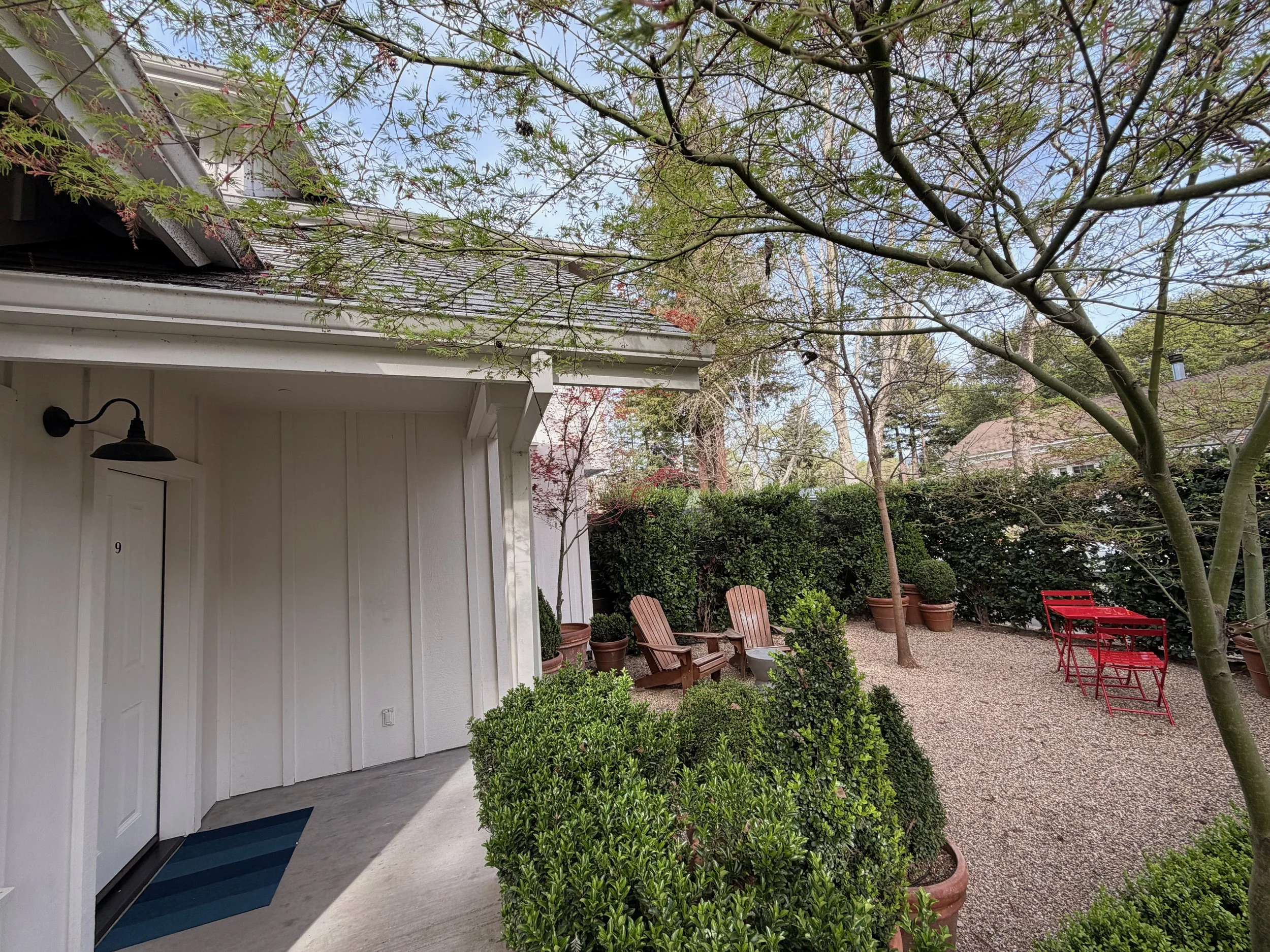 ADA Compliant no stair entrance to Private Cottage with King Bed & Private Garden.