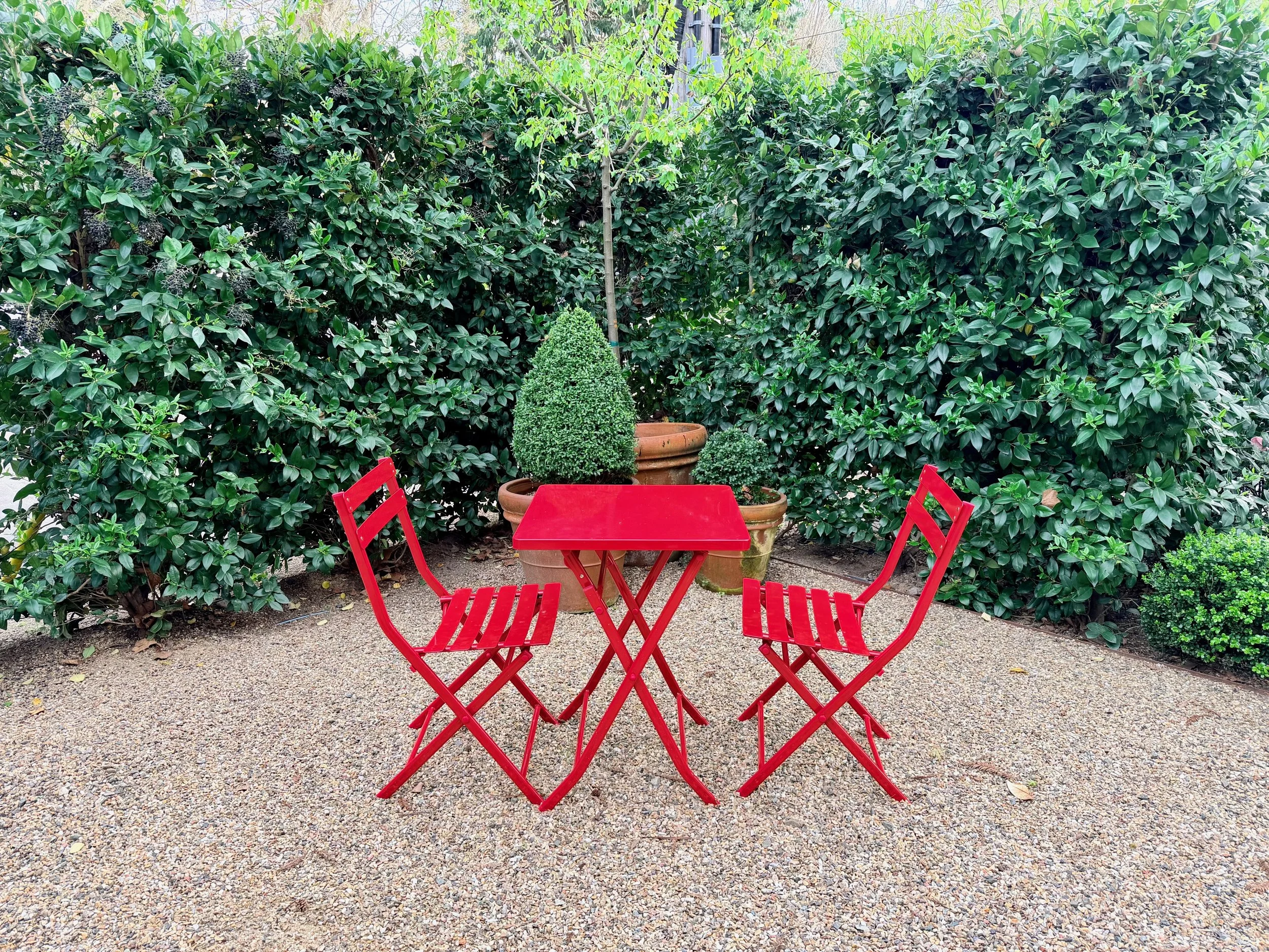 Bistro Set in King Cottage Private Courtyard