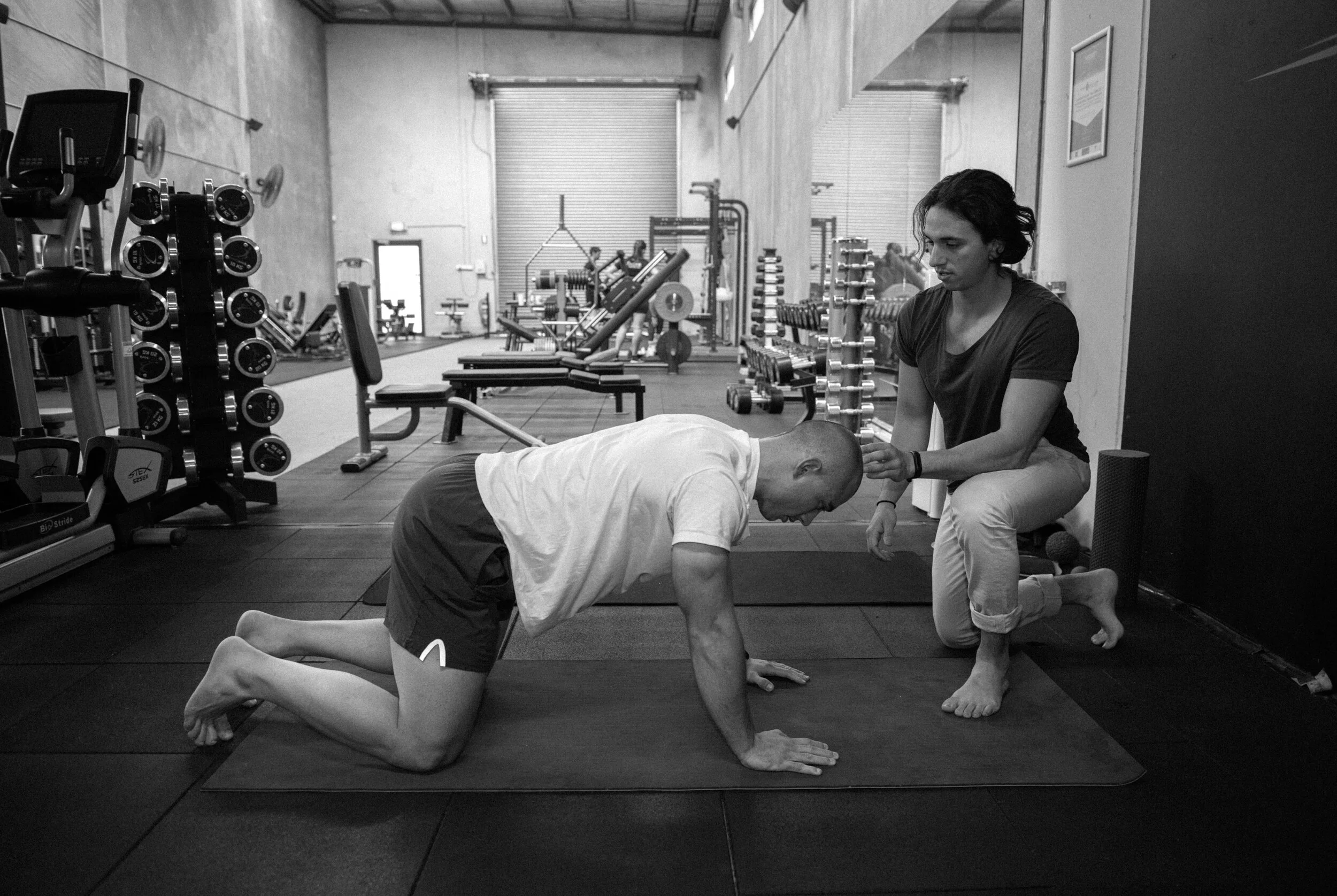 Movement assessment space supporting posture evaluation, motor control retraining and physiotherapy rehabilitation.