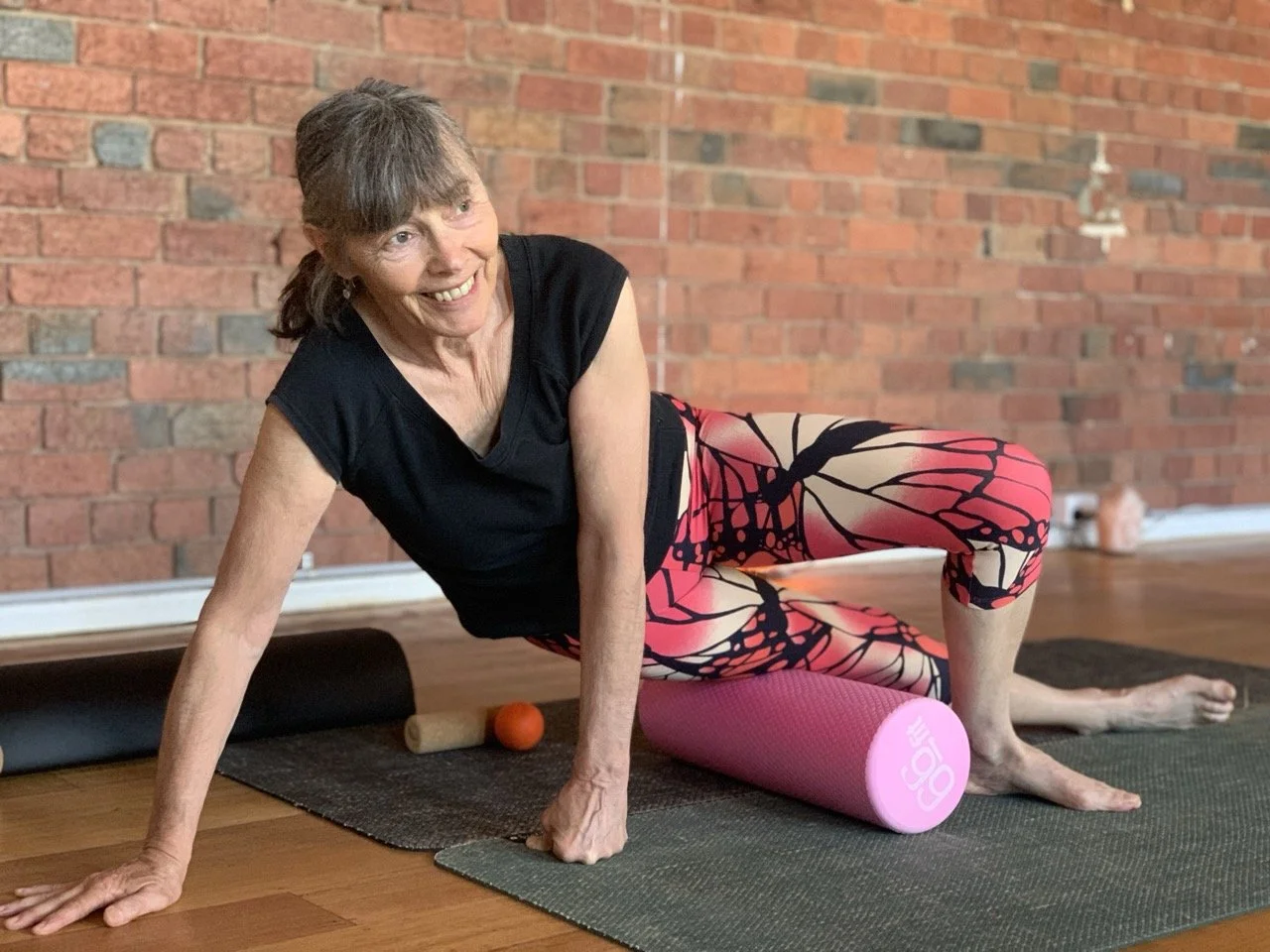 Fascial rolling class using self-myofascial release techniques to reduce tension and support recovery.