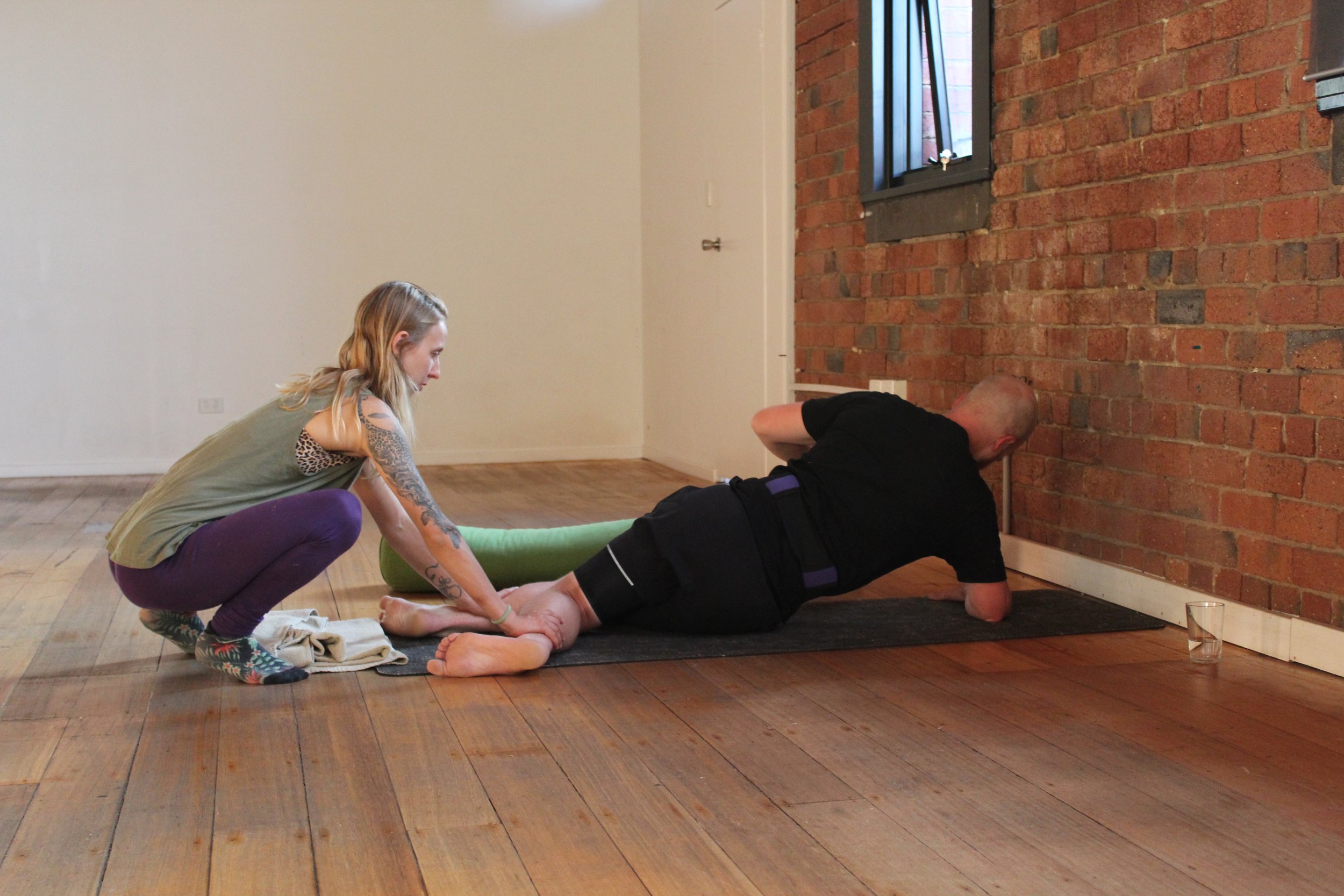 Dynamic Neuromuscular Stability exercise rehabilitation for foot and ankle pain and injuries with a movement therapist