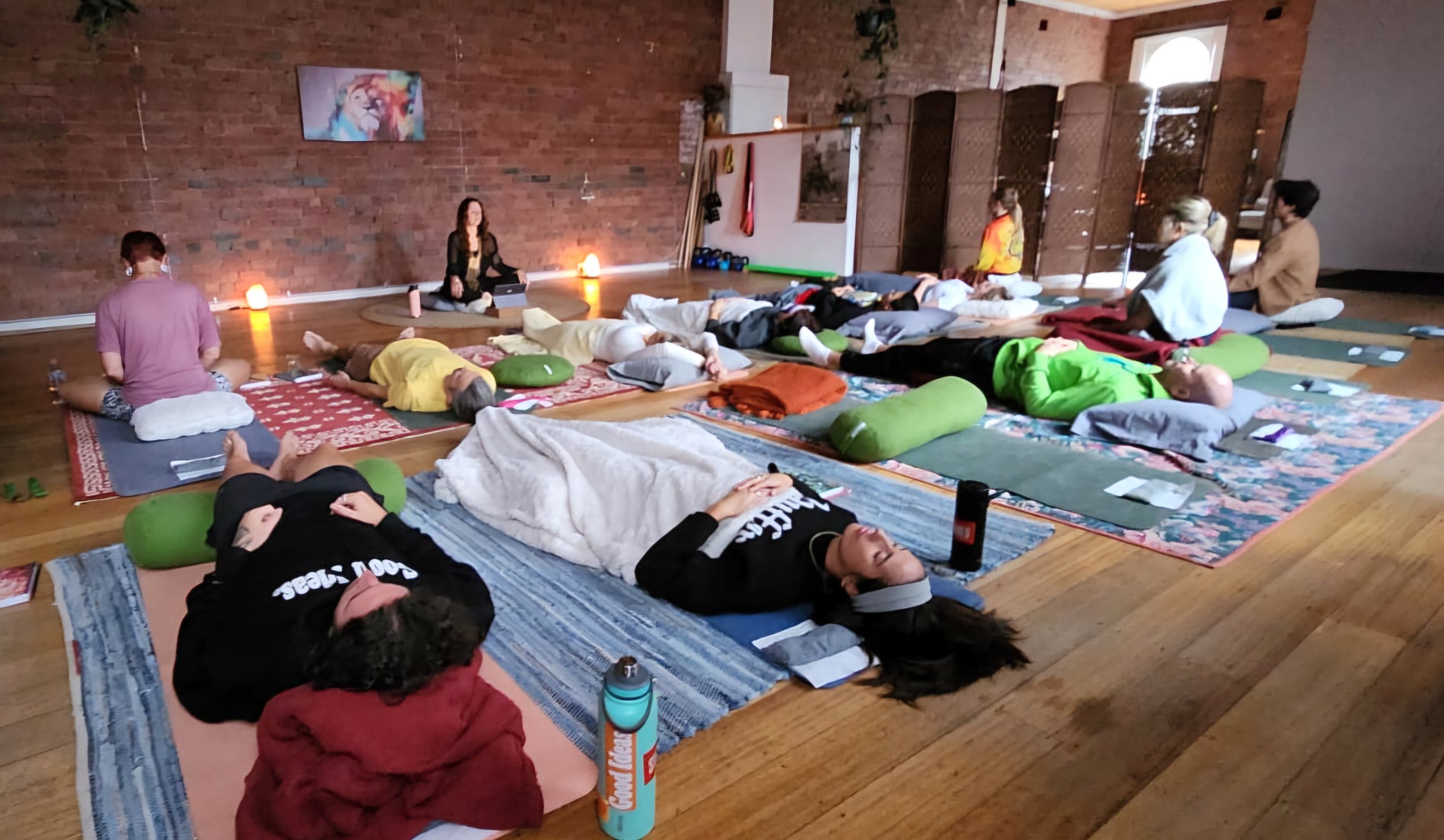 Tracy Bradley leading a monthly Evening in Meditation guided group meditation at Lionheart Integrative Therapies in Collingwood, Melbourne.