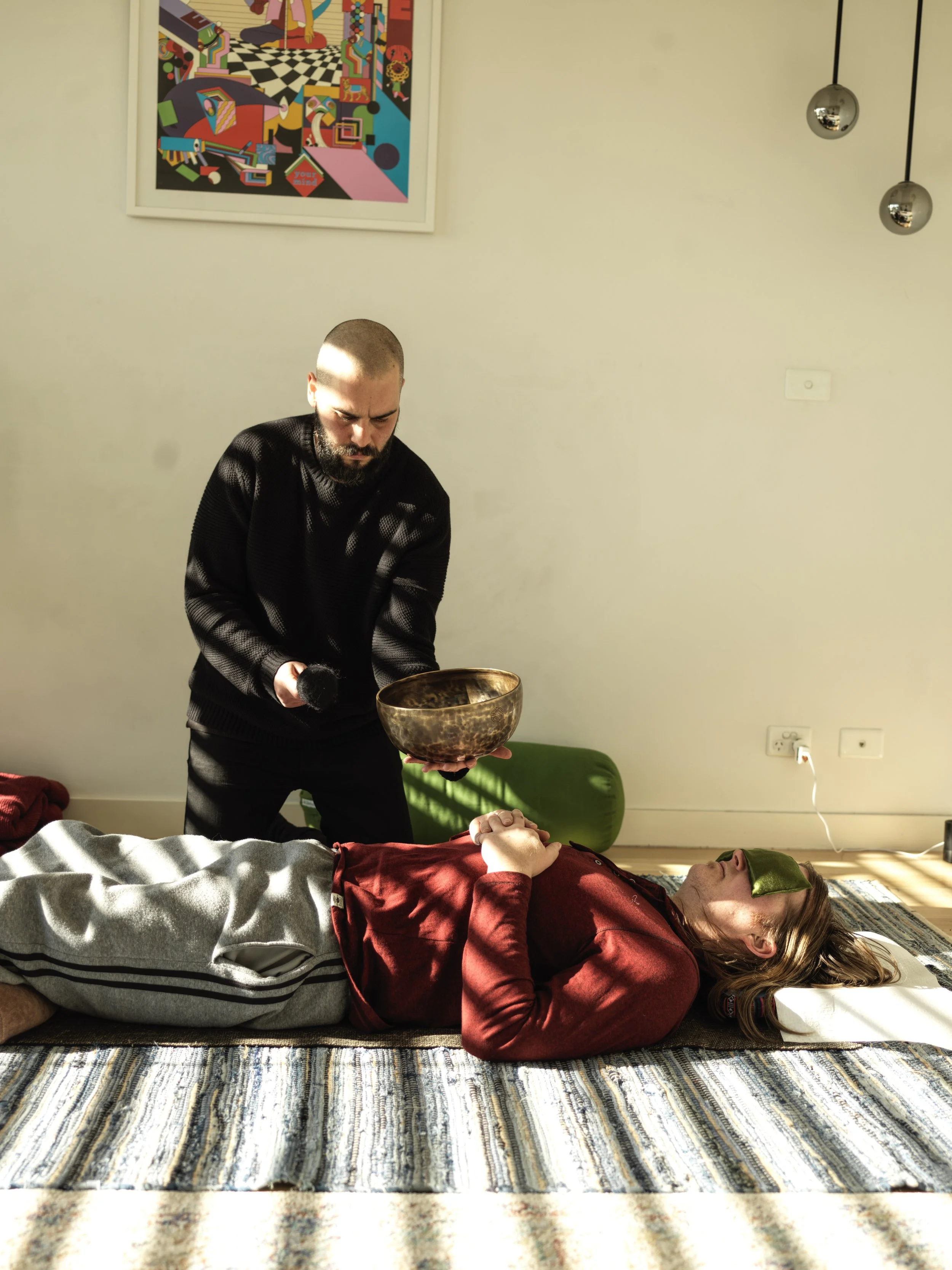 Sound and vibrational therapy session at Lionheart Collingwood using acoustic instruments to support relaxation and nervous system regulation.