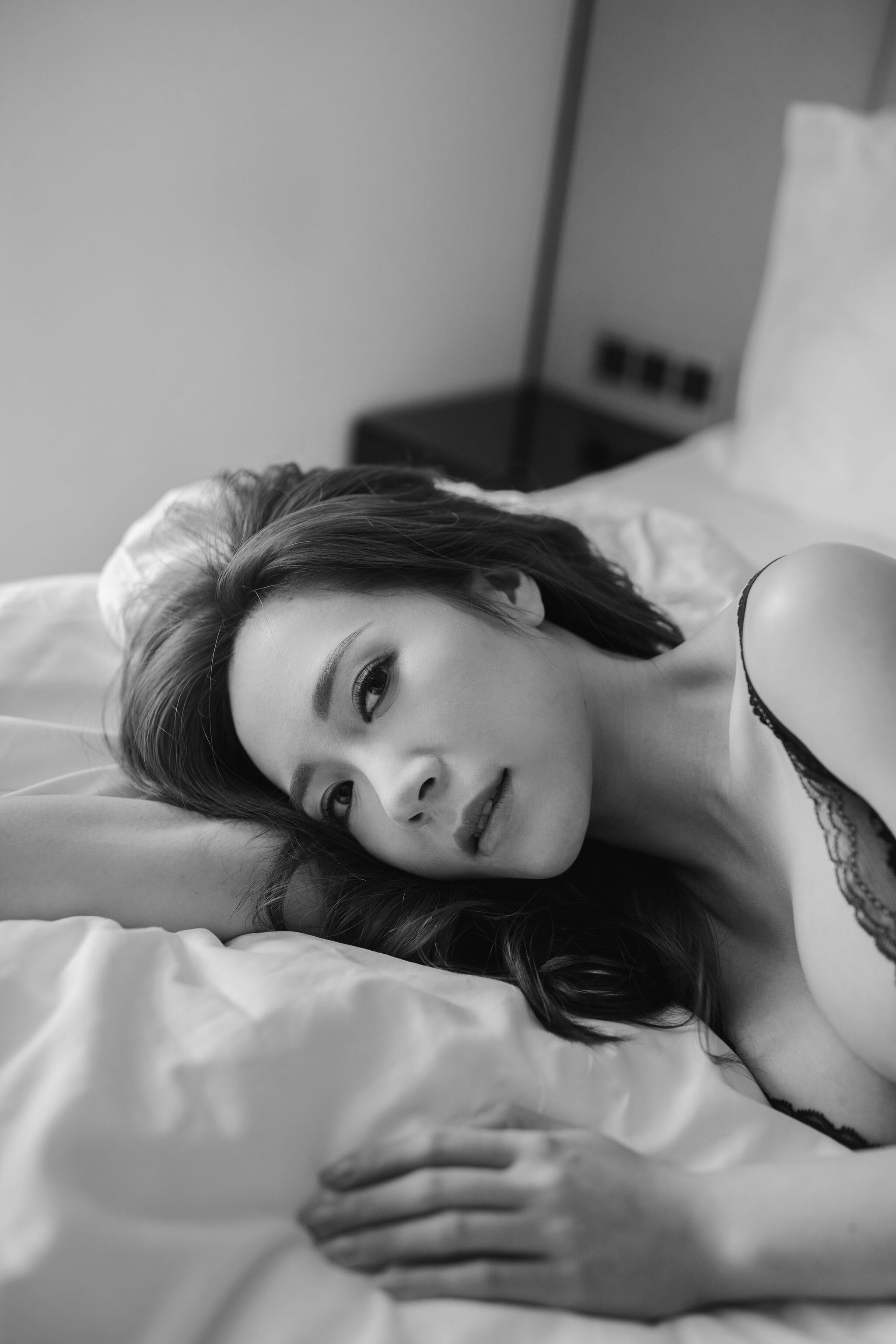 sensual-boudoir-photo-shoot-hilary-chan-6.jpg