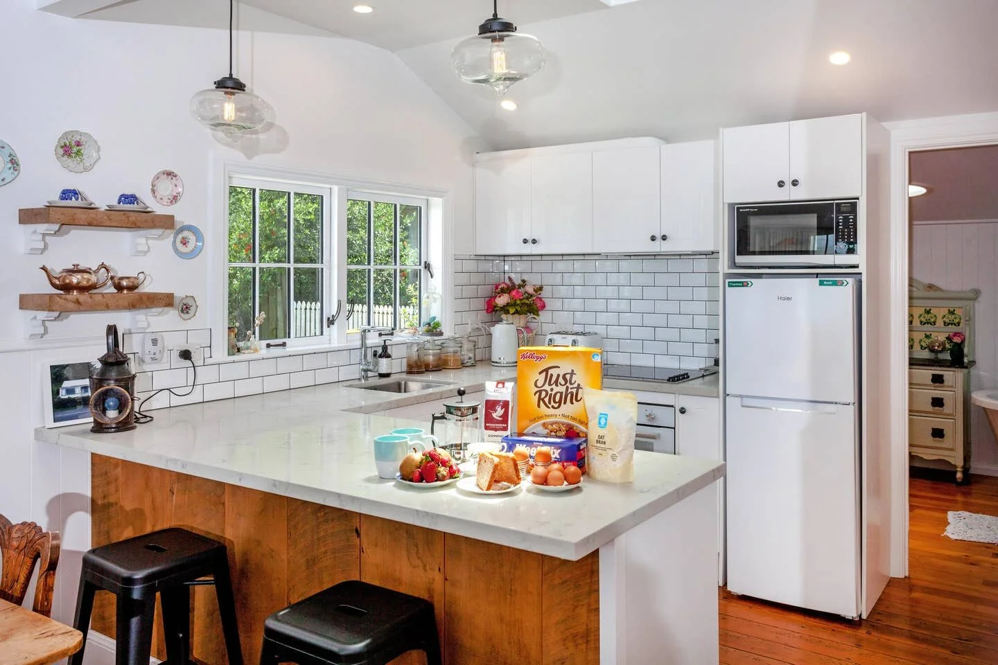 Kitchen with Complimentary Breakfasts