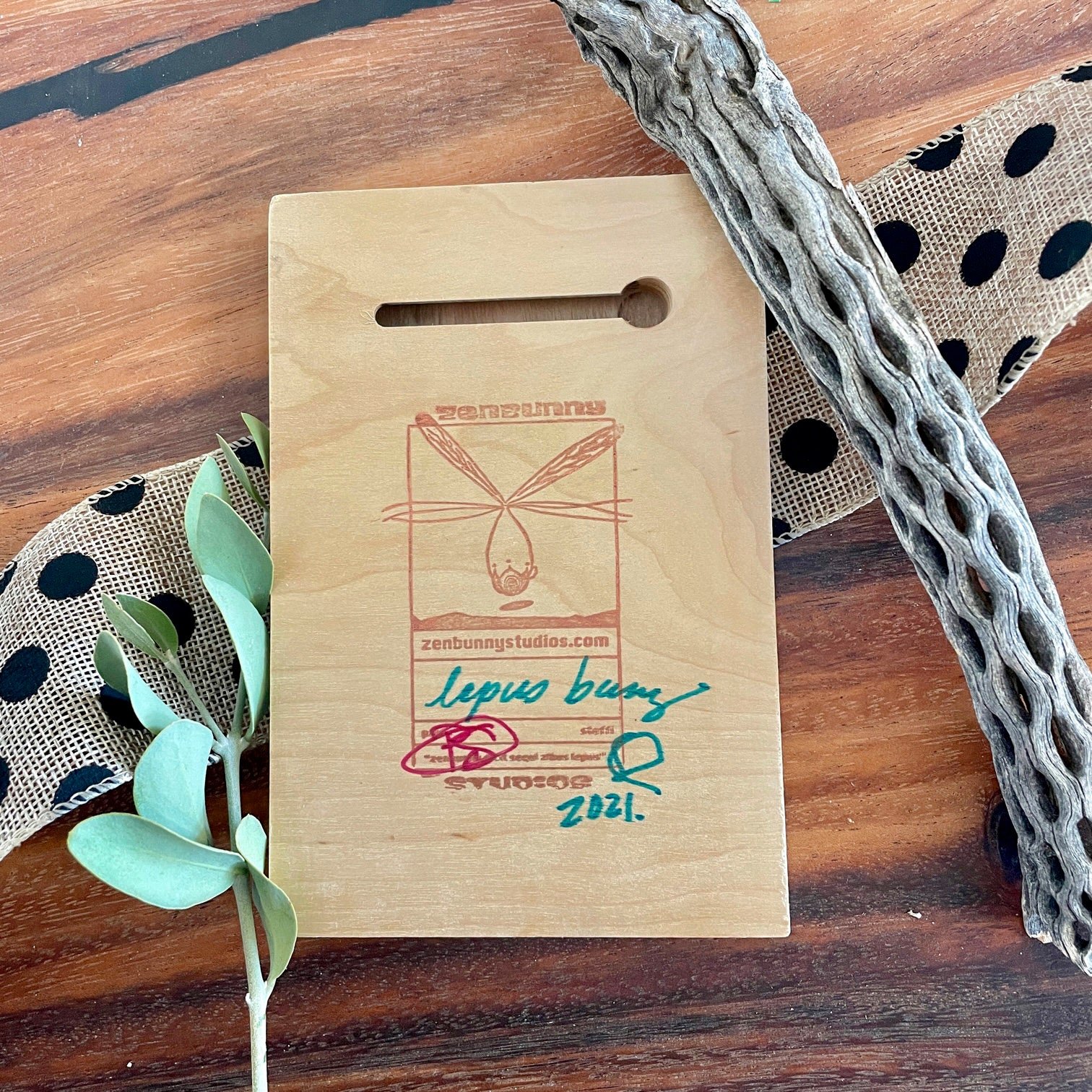 https://i.etsystatic.com/11878260/r/il/f251d4/3975390006/il_fullxfull.3975390006_dl0i.jpg
