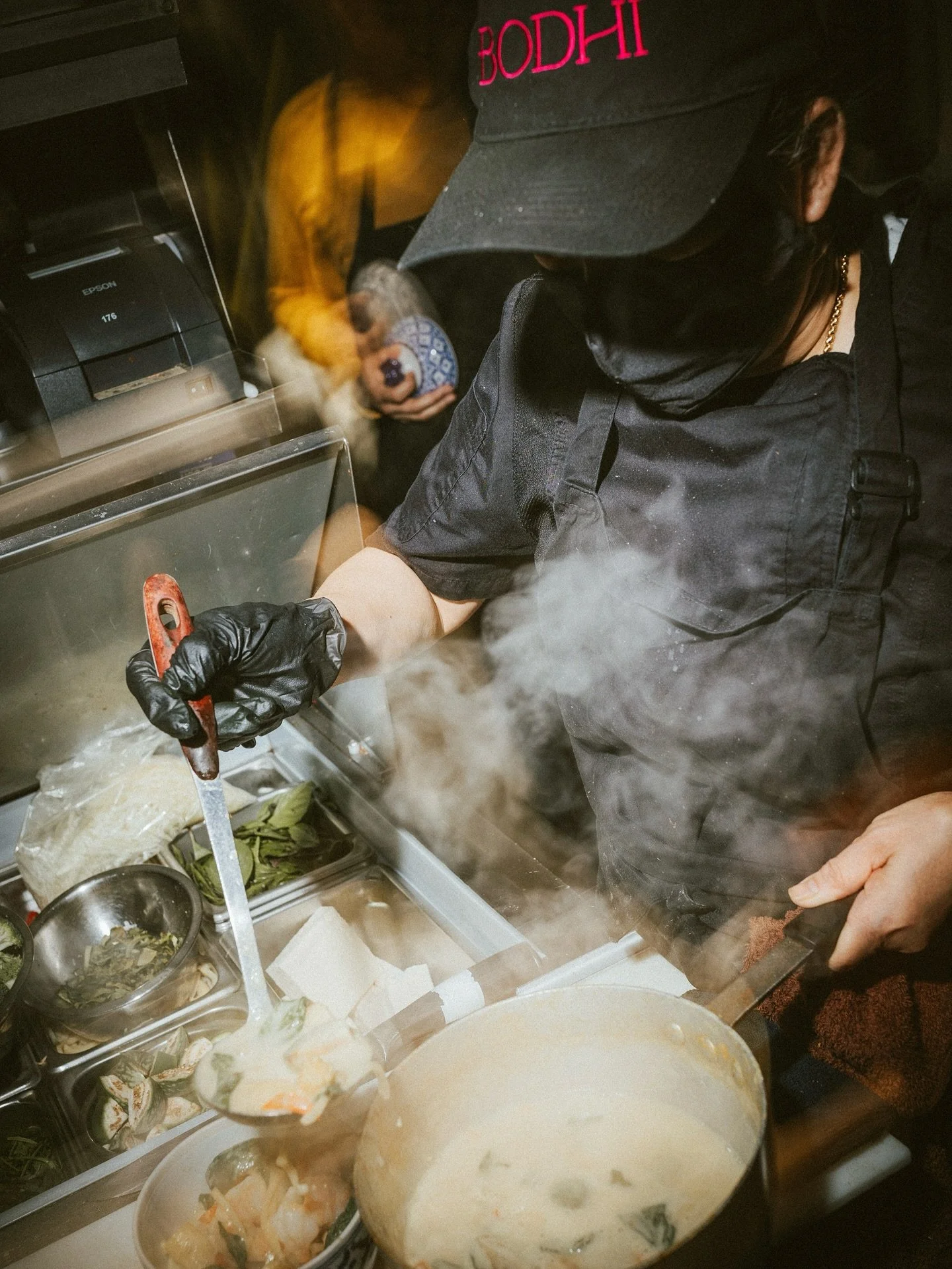 What&rsquo;s cooking tonight? 👀
Something Thai, of course! 🇹🇭✨
Because a little spice and comfort is the perfect way to kick off the weekend. 🌶🥢

📸 : @sarahjordan.jpg