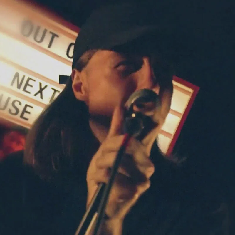 OUTOFLOVE-FEED-01.mp4