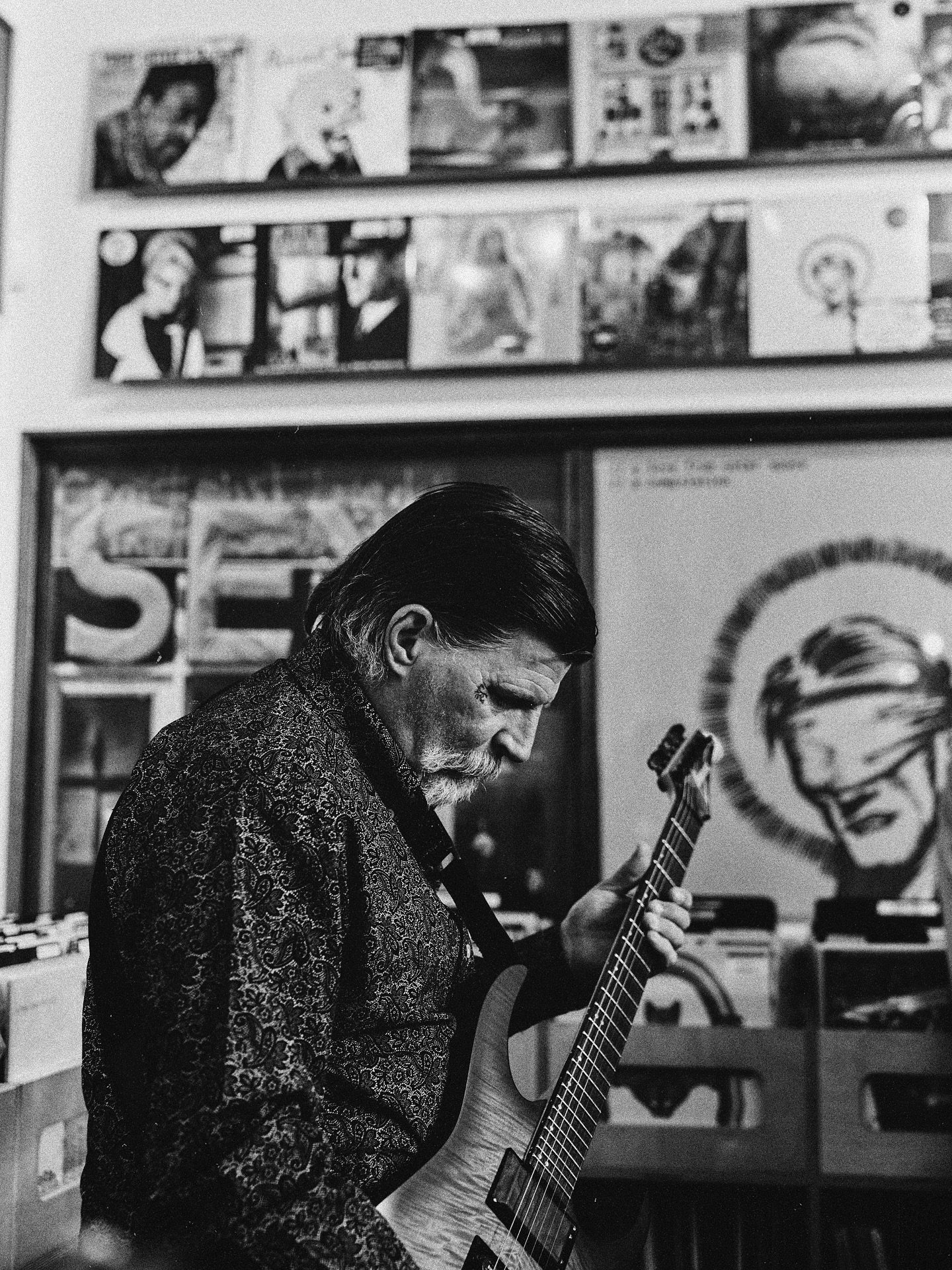 A special night with the legend Dylan Carlson @earthseattle at @strangerthanparadiserecords ⚡️ @drcarlsonalbion