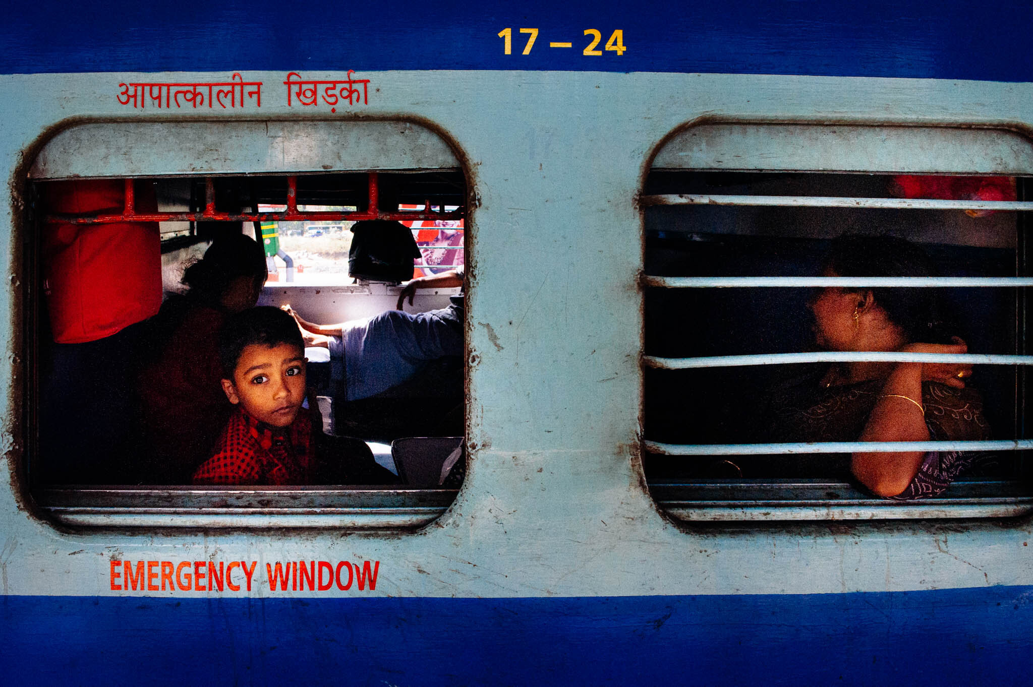 travel_gulio_cesare_grandi_indian_railway_train_0024.jpg