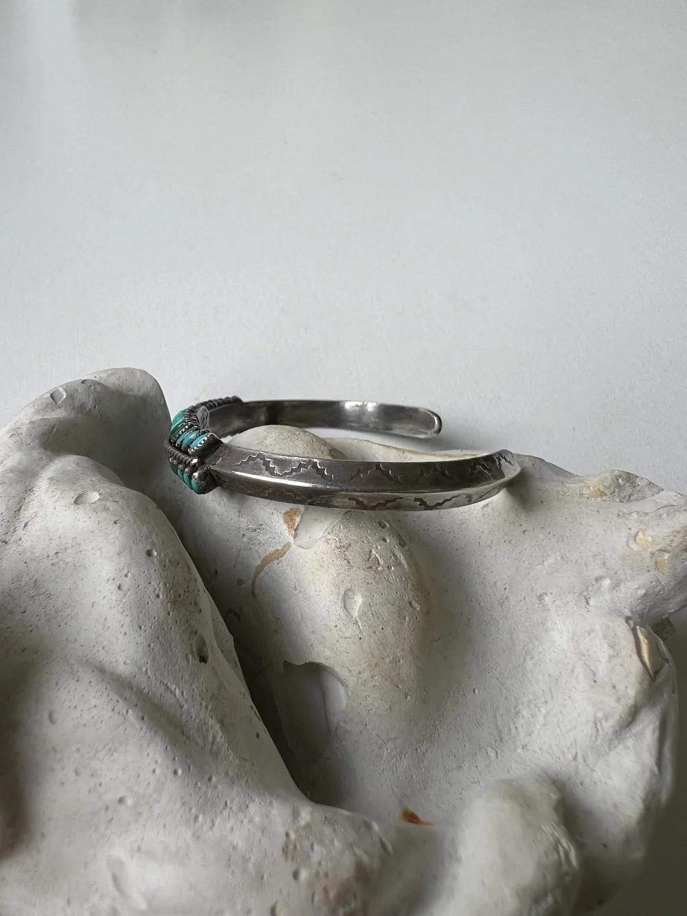 J.W. Zuni ターコイズ　シルバーブレス　ビンテージ 1930's Zuni Bracelet with Turquoise 2 - ターコイズの1930年代