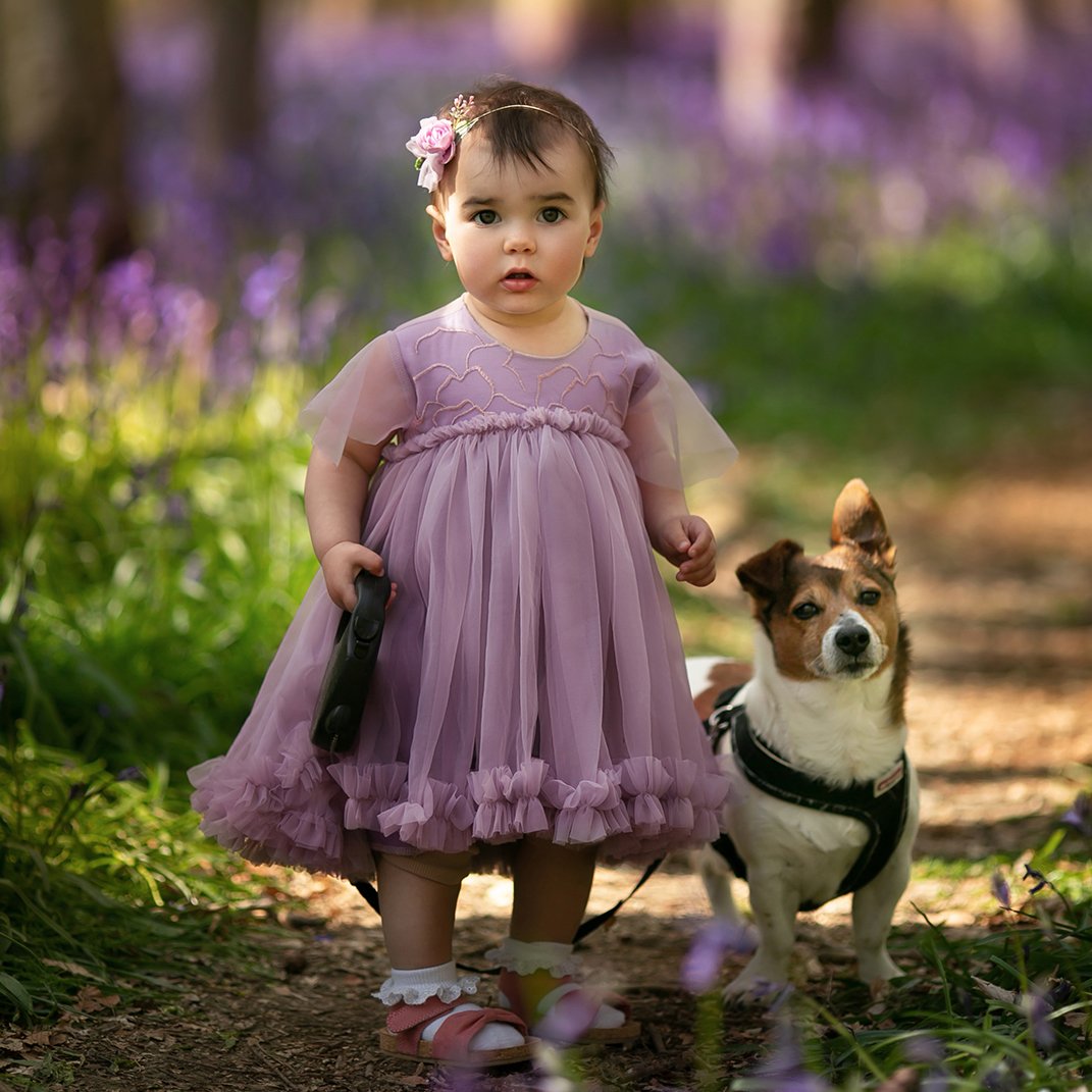 child-and-a-dog-bluebell-photo-cotswold.jpg