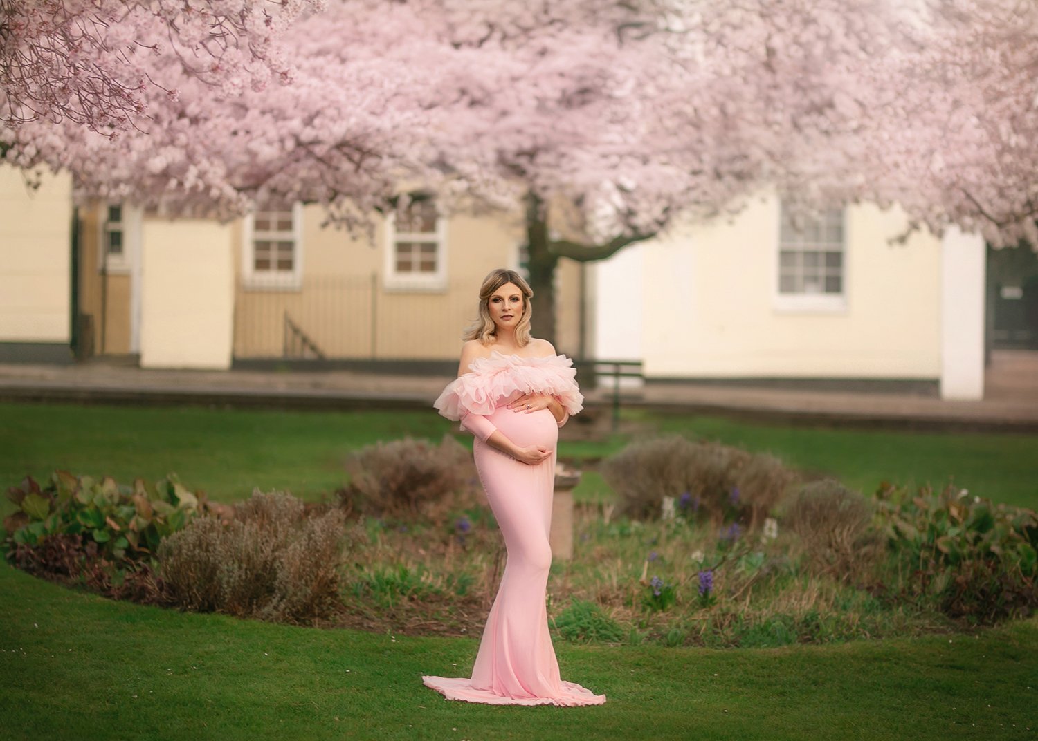 pregnancy-photoshoot-cheltenham.jpg