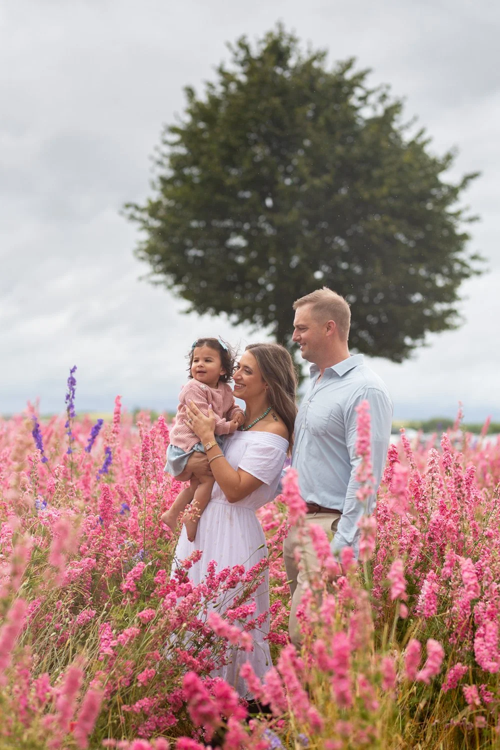 What To Wear For Your confetti flower field Photoshoot | Cheltenham Family Photographer