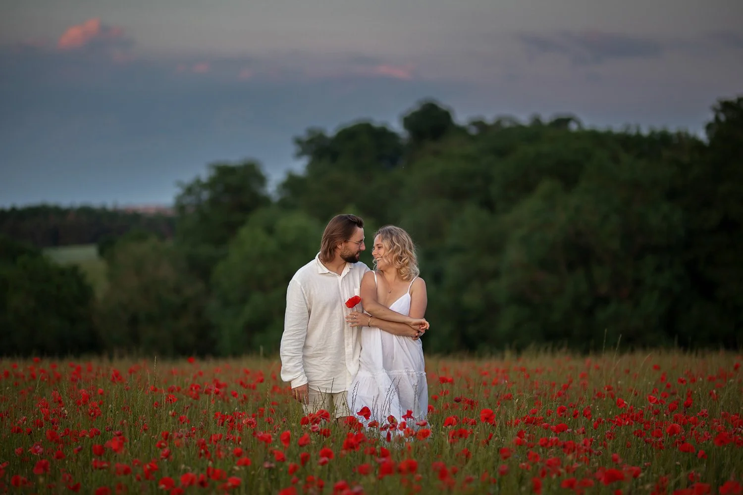 family-photoshoot-poppy-field-gloucestershire.10.jpg