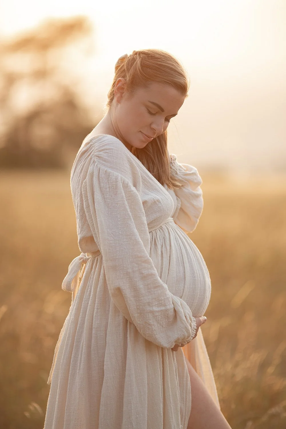 cotswold-natural-maternity-photoshoot.2.jpg