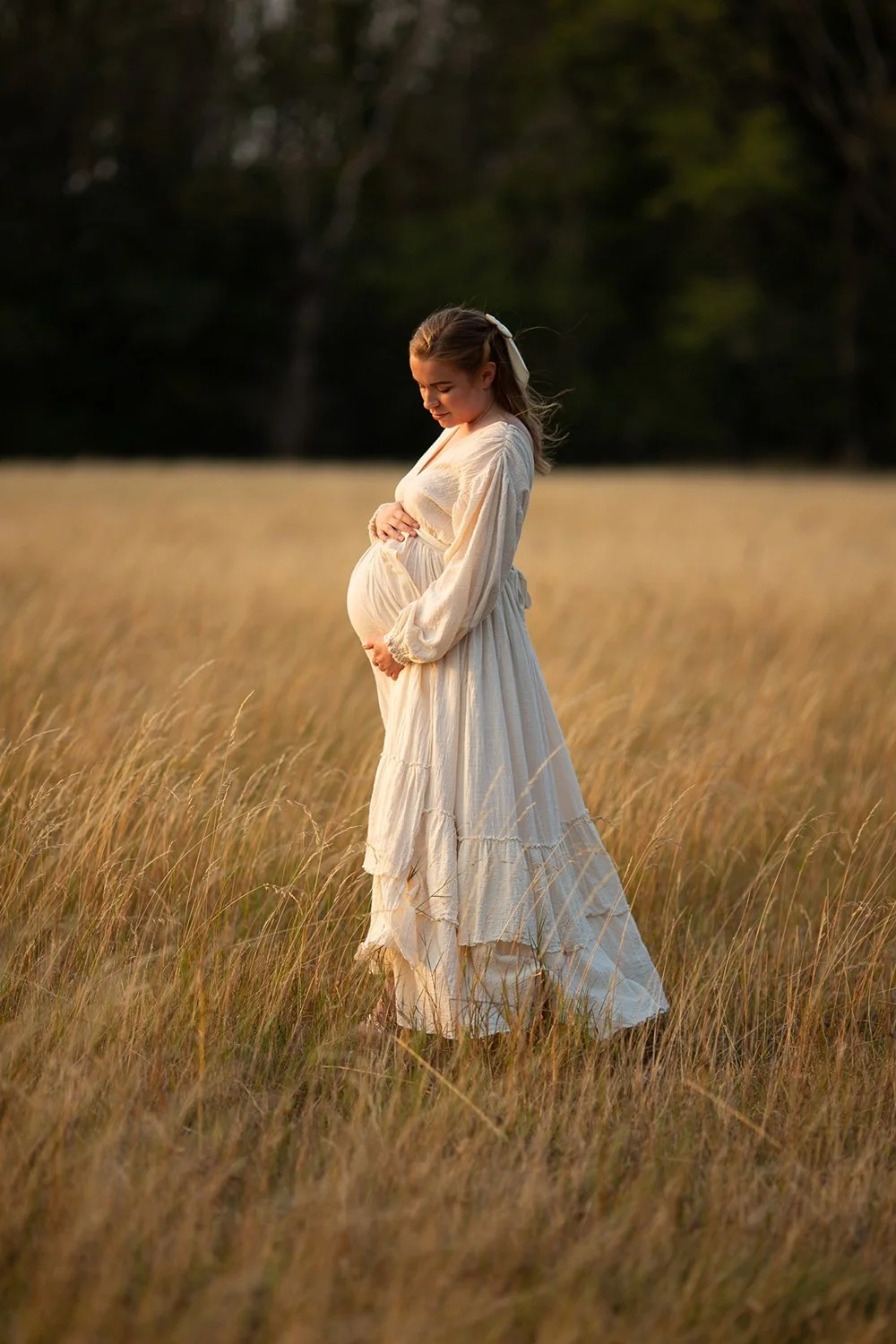 cheltenham-cotswolds-maternity-photoshoot-golden-hour.jpg