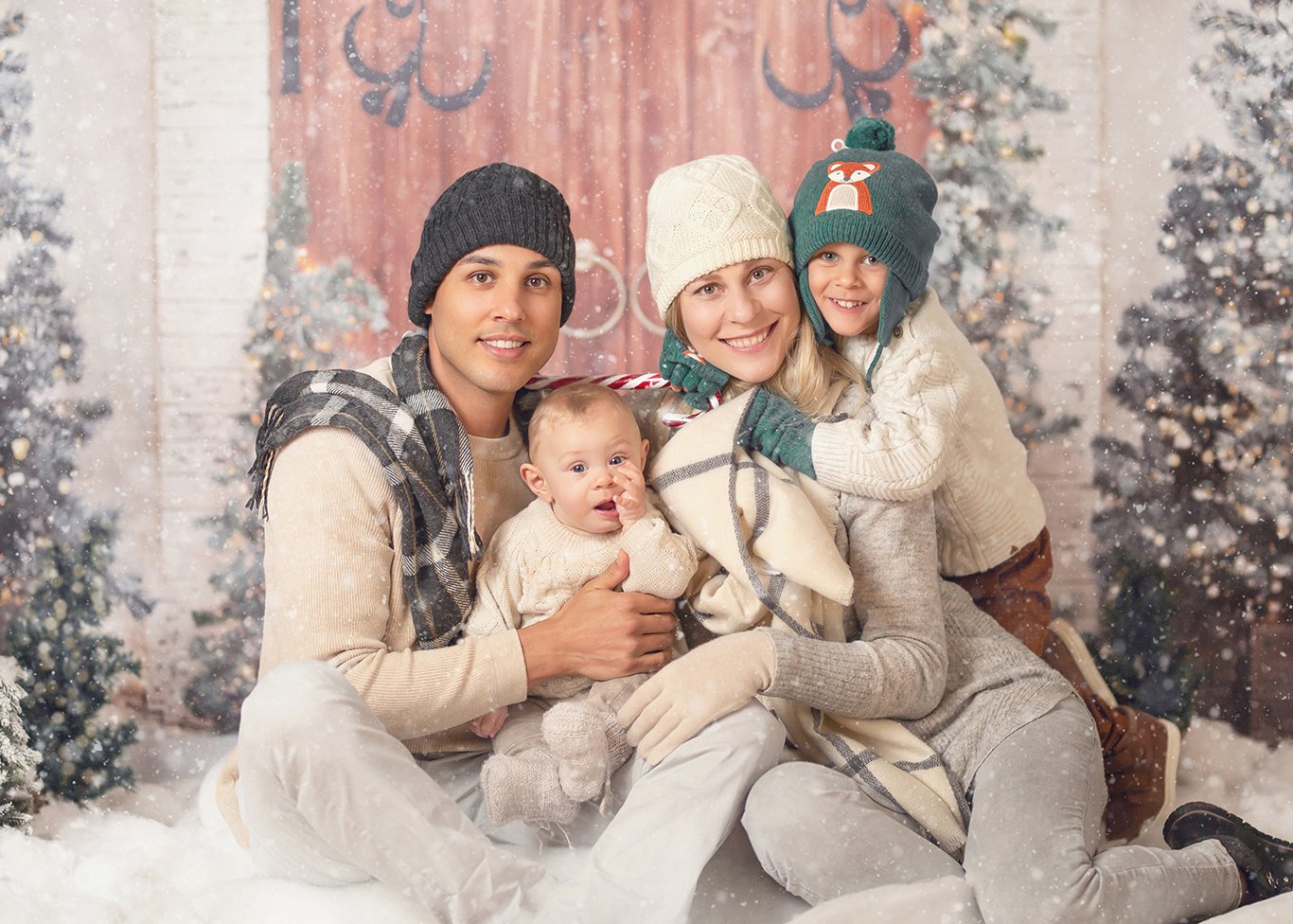 snowy-christmas-backdrop-family.jpg