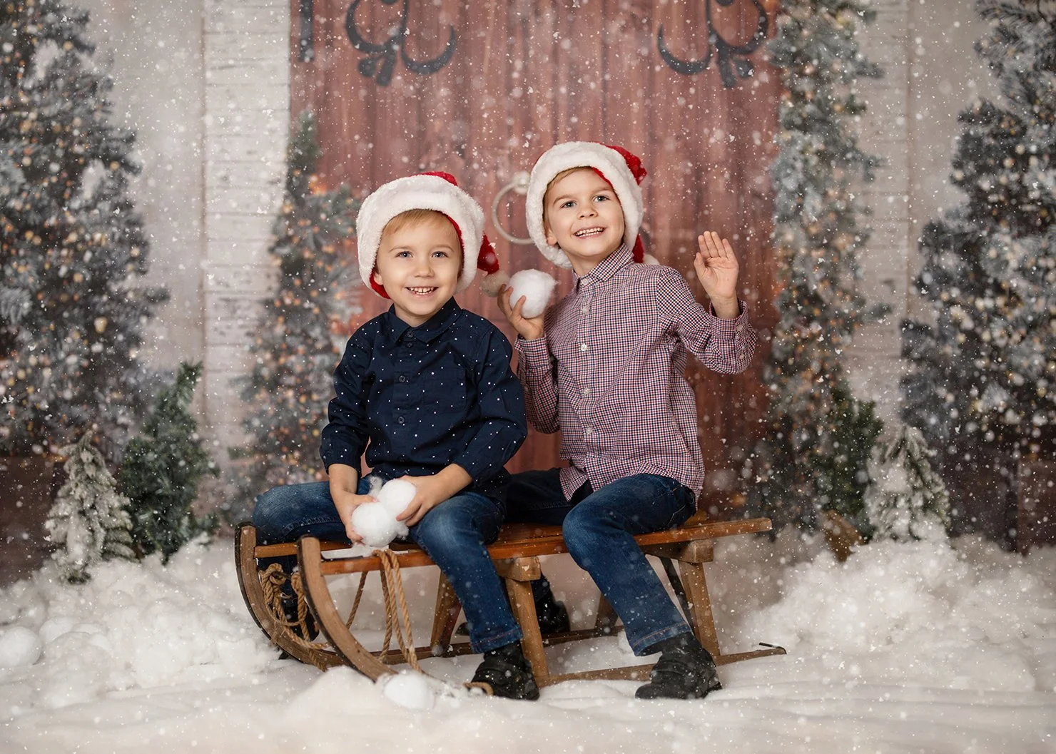 snowy-backdrop-big-children-sleigh.jpg