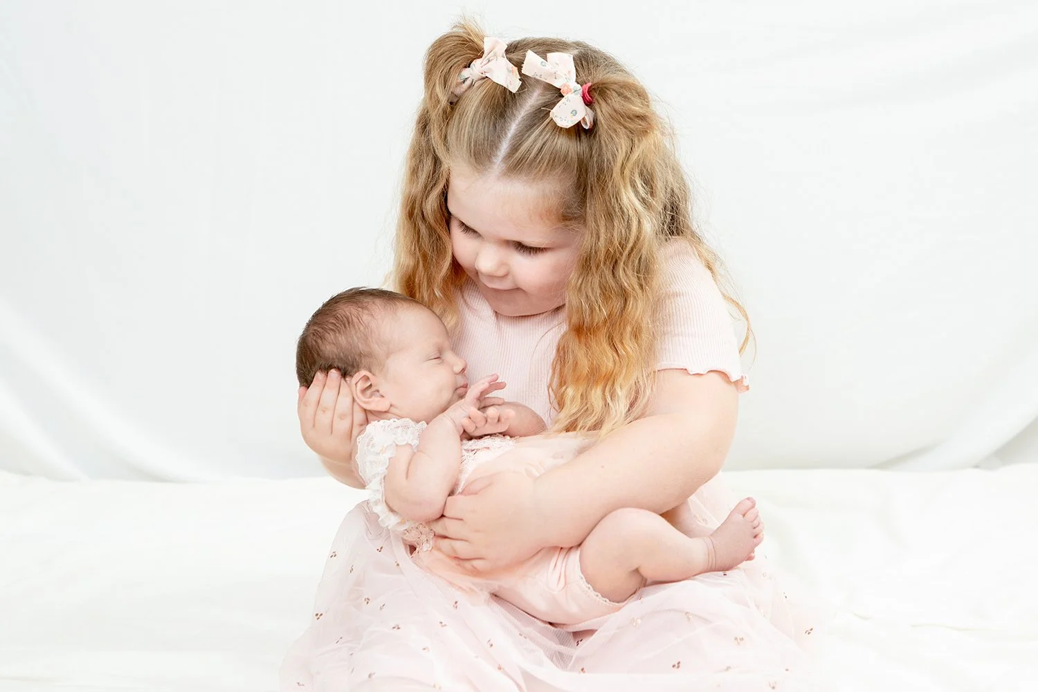 Newborn-Baby-and-family-photoshoot-cheltenham.jpg
