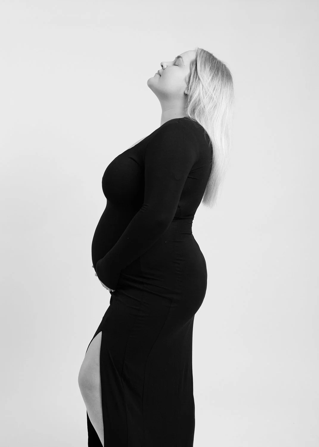 Magda O Photography-maternity-photoshoot-Cheltenham.1.b&w.jpg