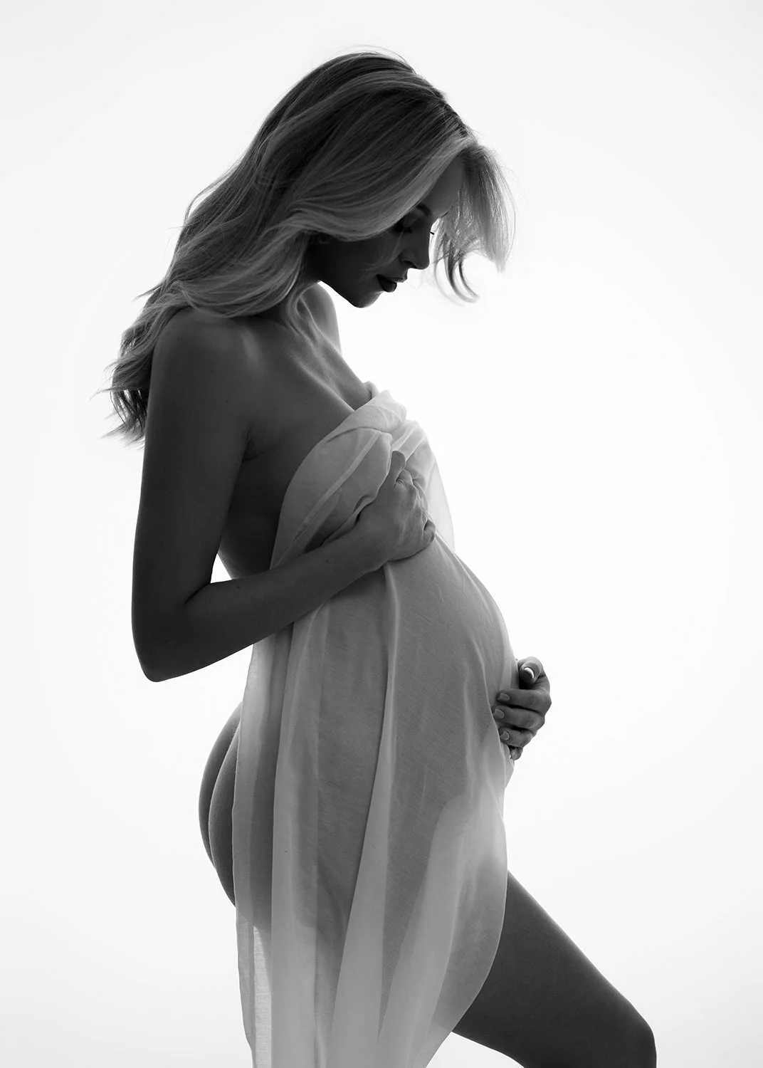 simple-pregnancy-photoshoot-cheltenham-cotswold.jpg