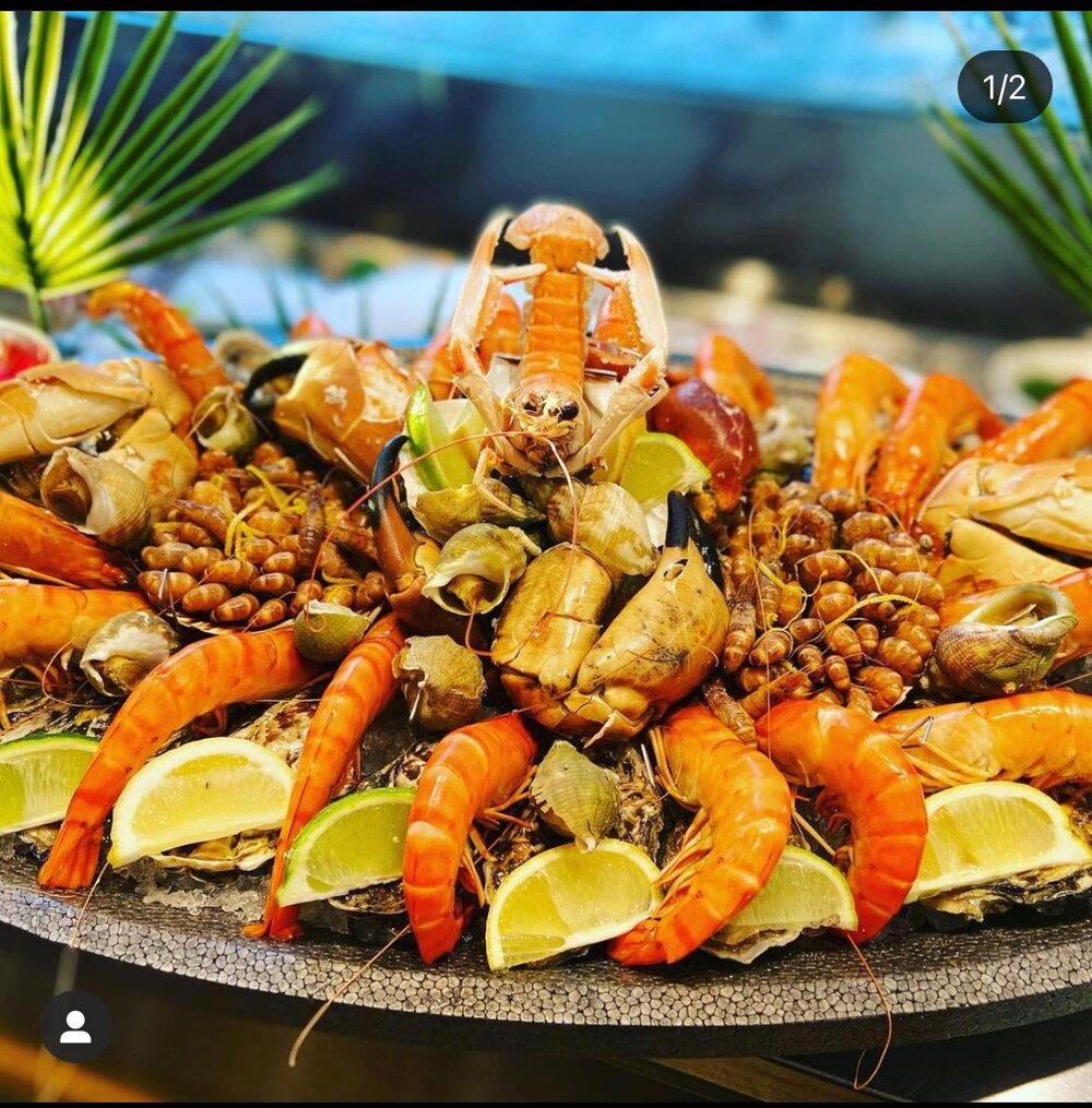 Plateau Rouge : huîtres, pattes de crabe, gambas, pinces de tourteaux en  vente à Marseille (13012) - Restaurant de fruits de mer à Marseille - La  Cantine de L'Ecailler