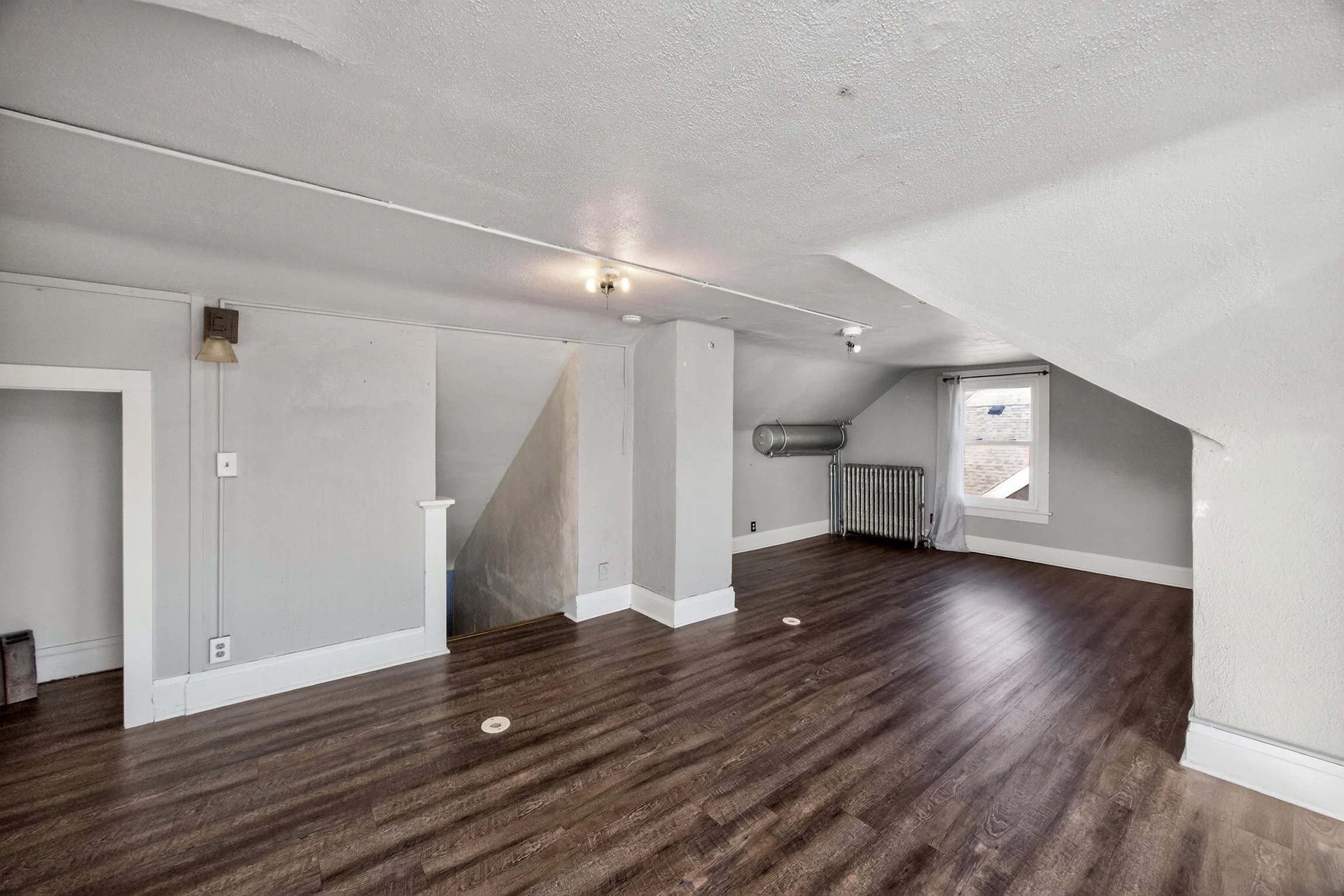 654 36th St-34.jpg