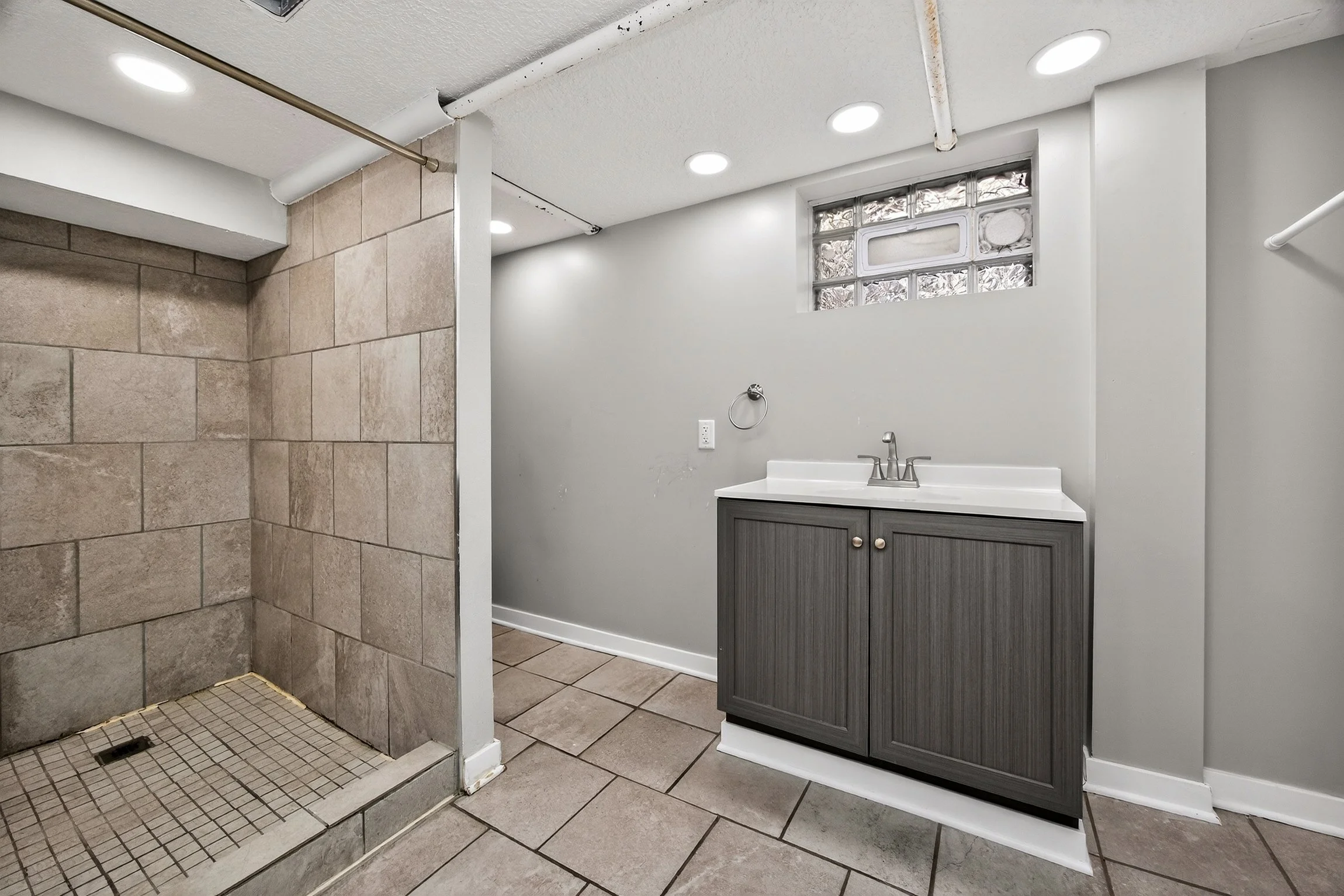 654 36th St-36.jpg