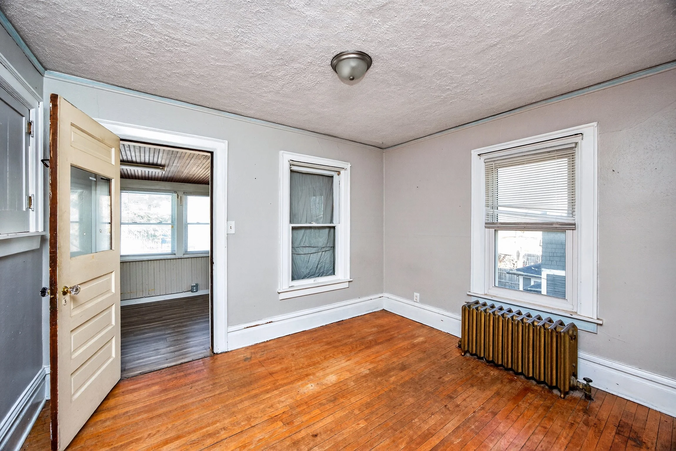 654 36th St-28.jpg