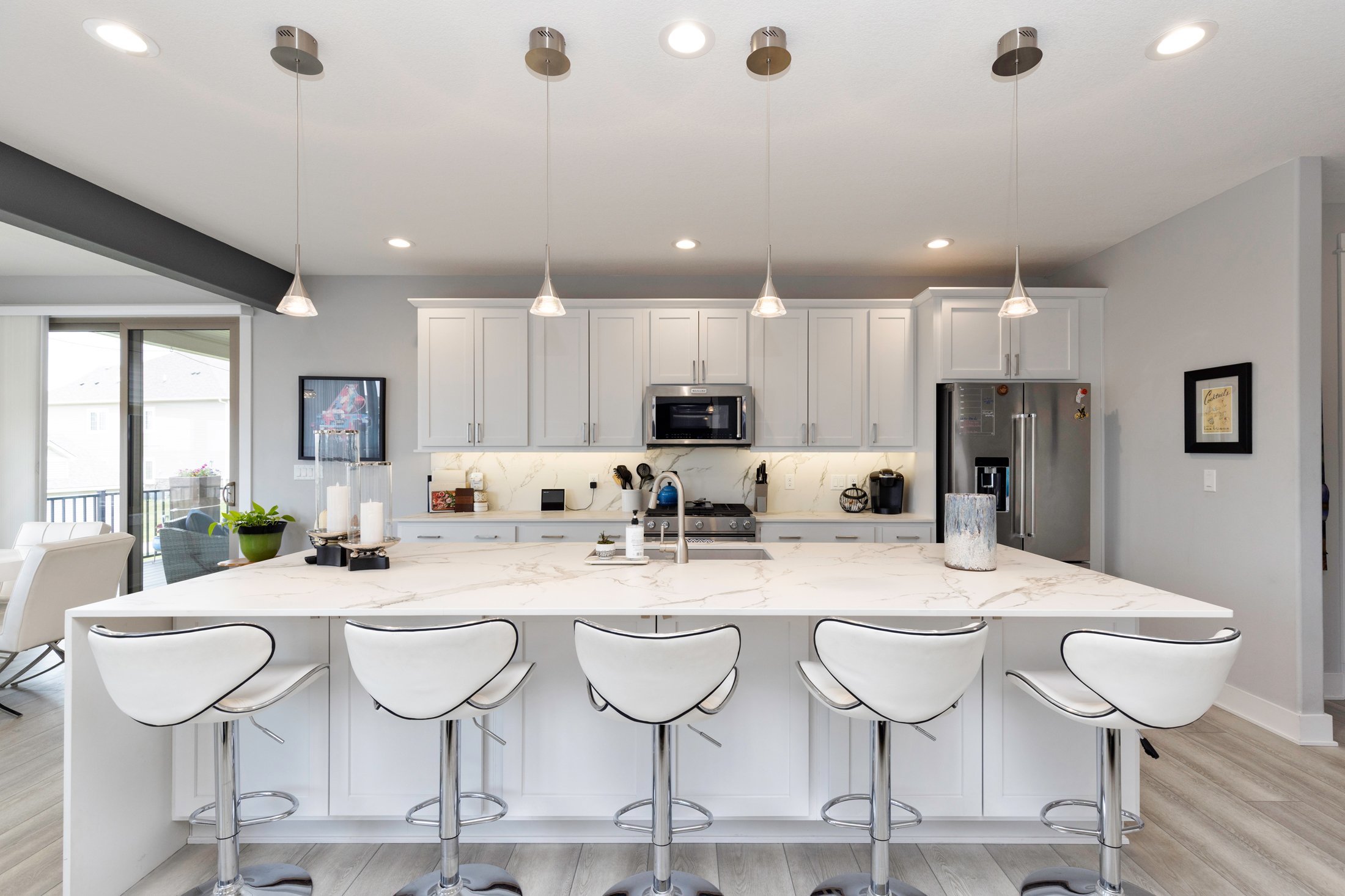 Kitchen island wide shot.jpg