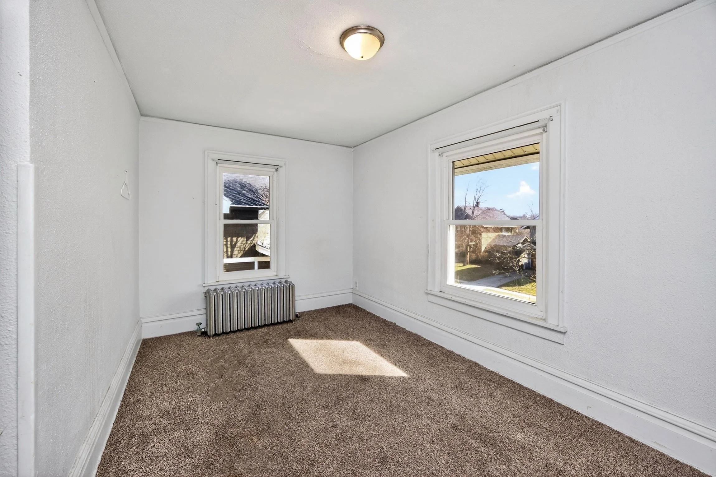 654 36th St-27.jpg