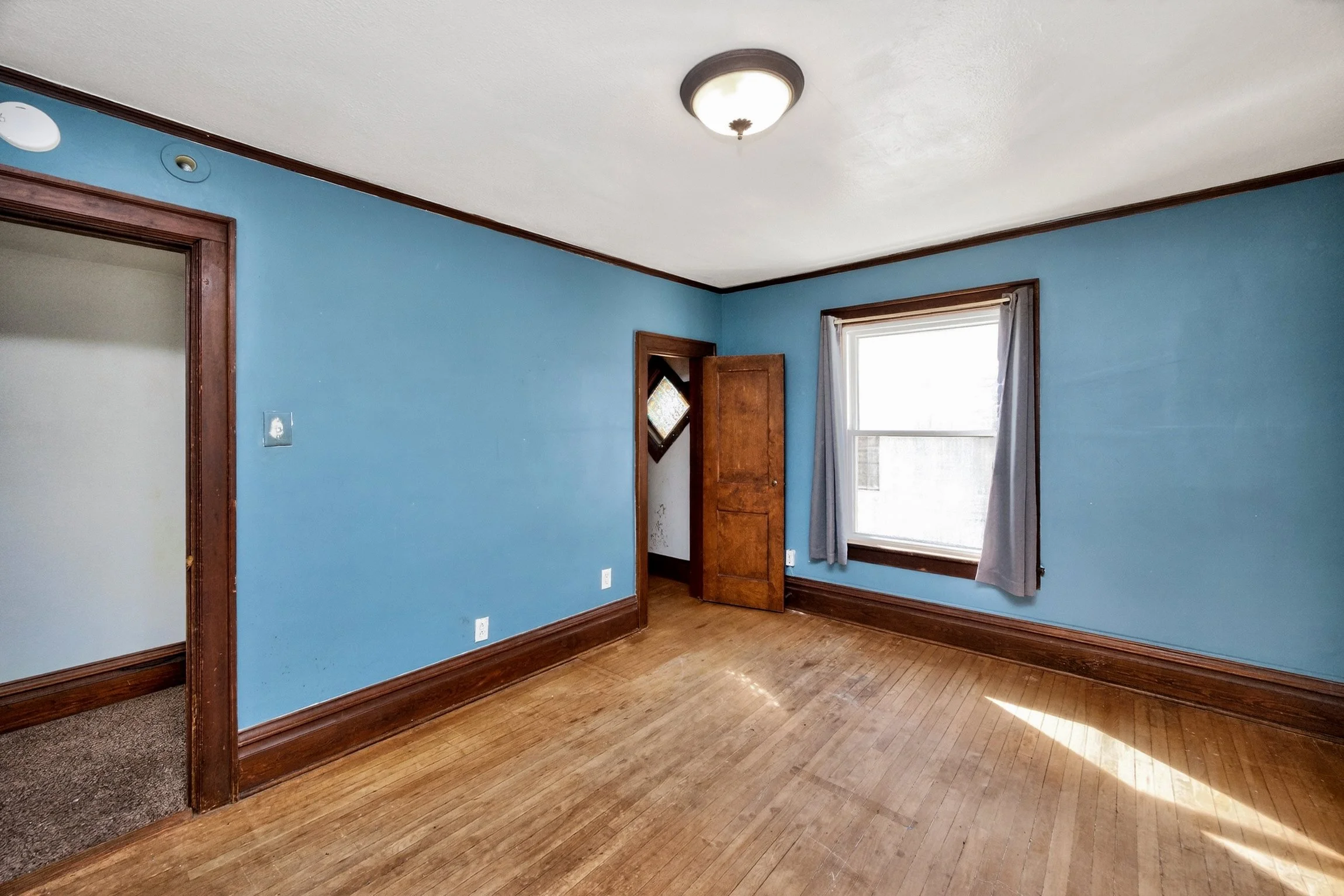 654 36th St-26.jpg